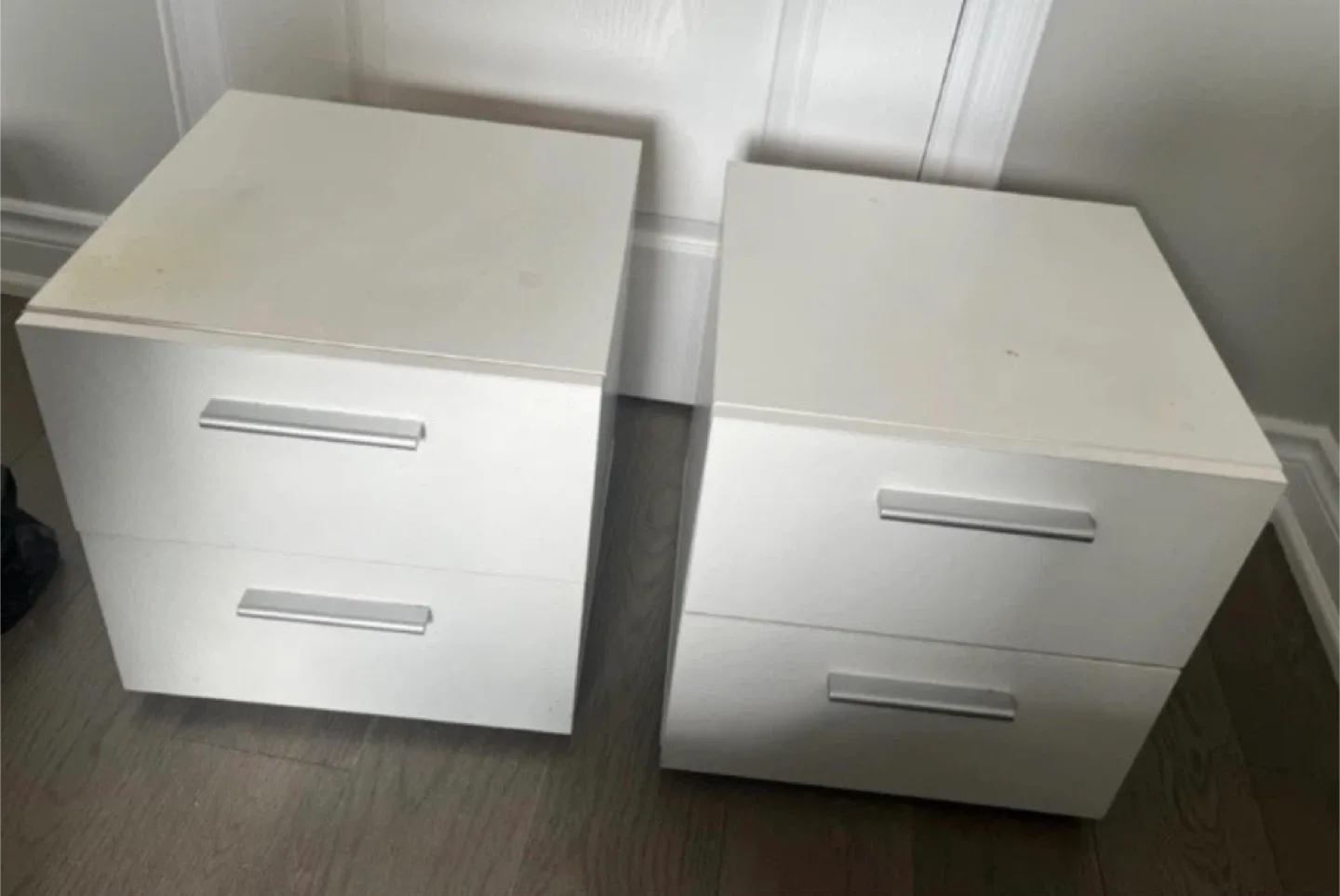 Pair of 2 White Nightstand Drawers