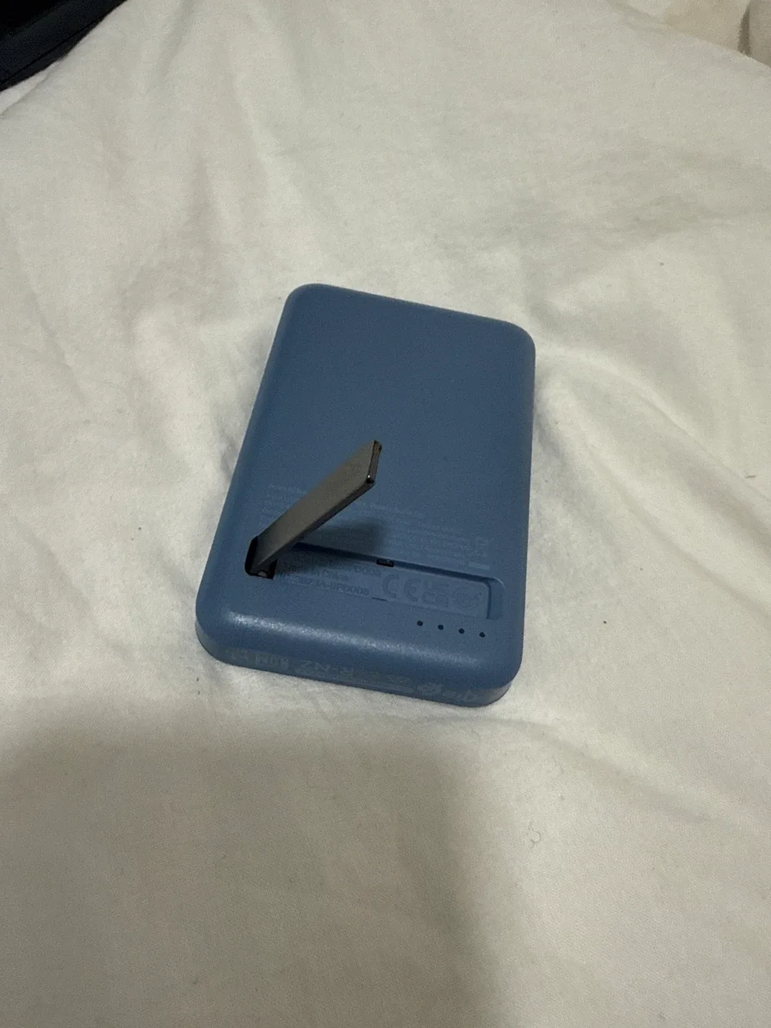 Belkin Portable Wireless Charger Pad - Blue image indicator(3)