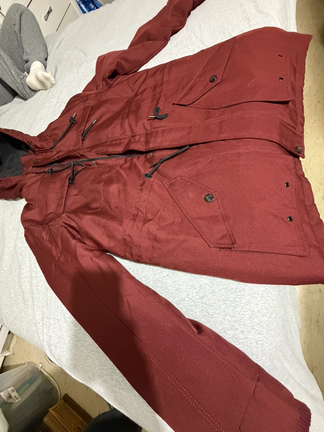 Red hooded winter jacket - photo 2