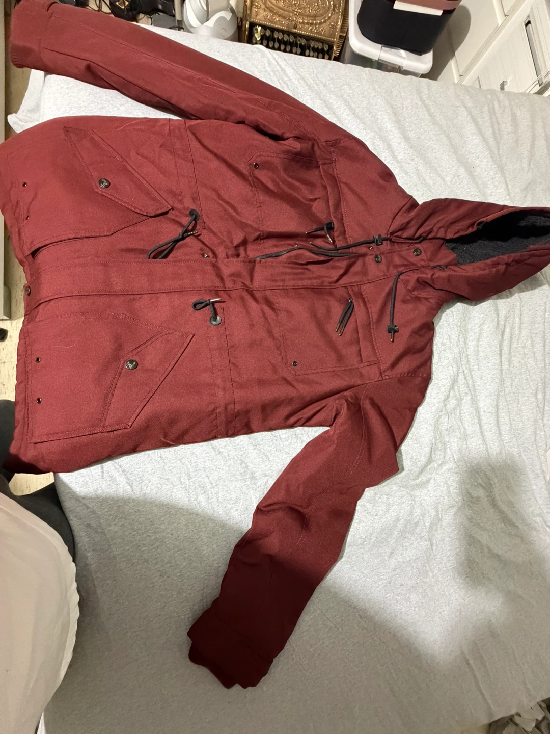 Red hooded winter jacket - photo 4