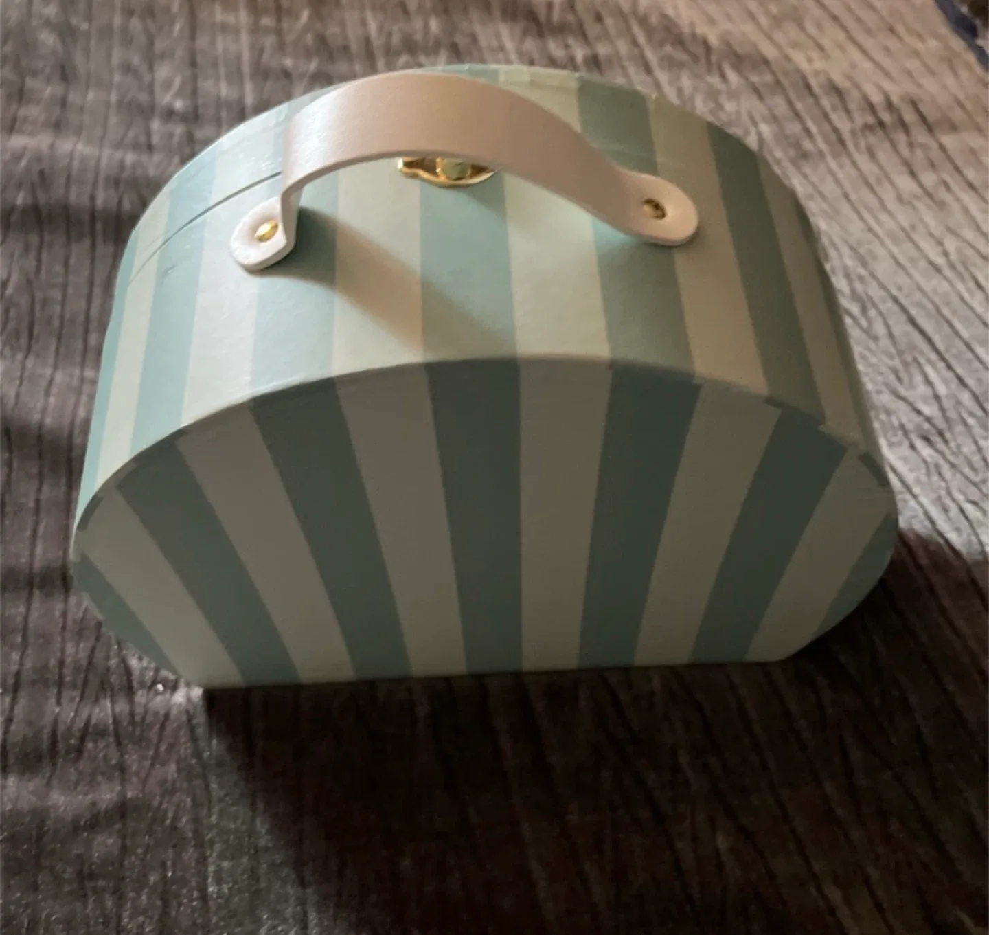 Jibbitz Charms & Ardene Hypoallergenic Earrings image indicator(3)