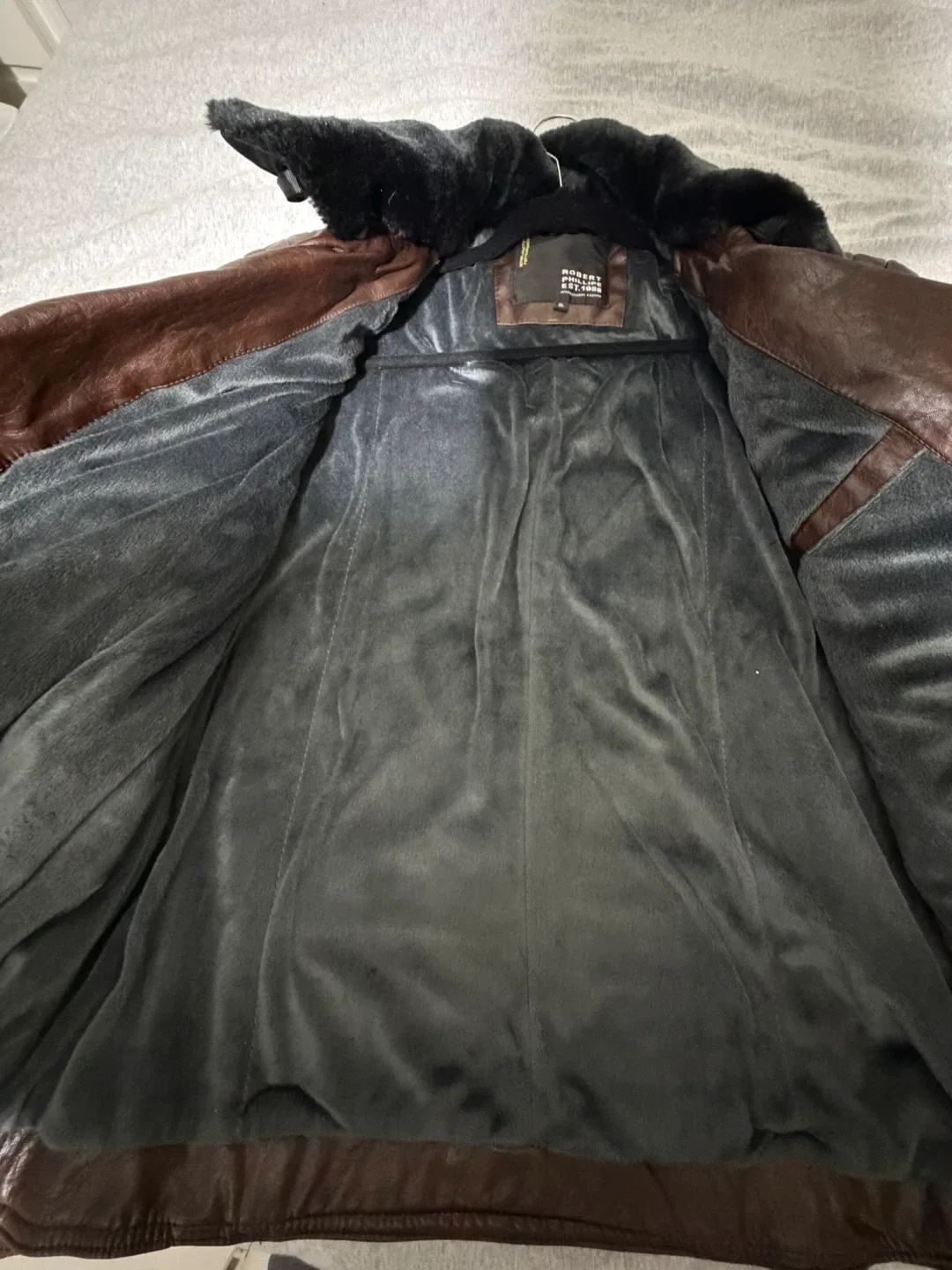 Robert Phillipe image indicator(4)