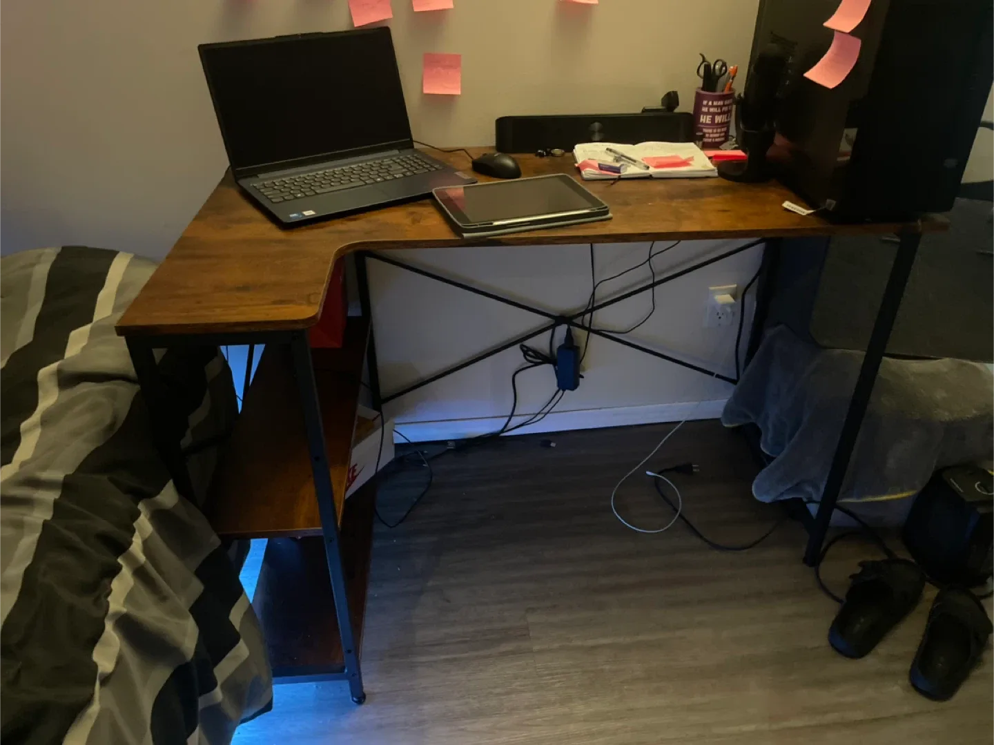 L-shaped 47 Inch Reversible Corner Desk - Rustic Brown image indicator(2)