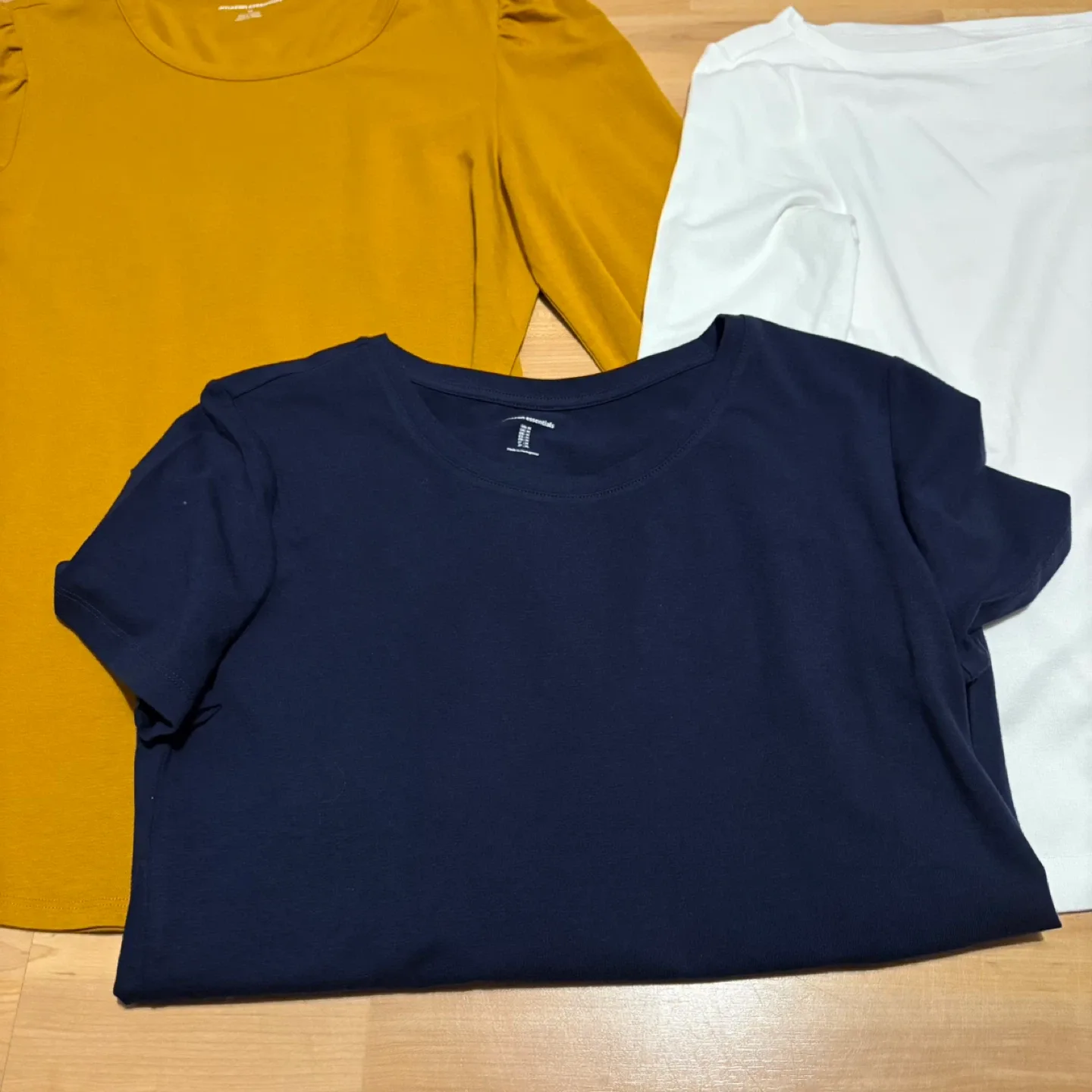 New Amazon Essentials Women's Shirts - Size M image indicator(3)