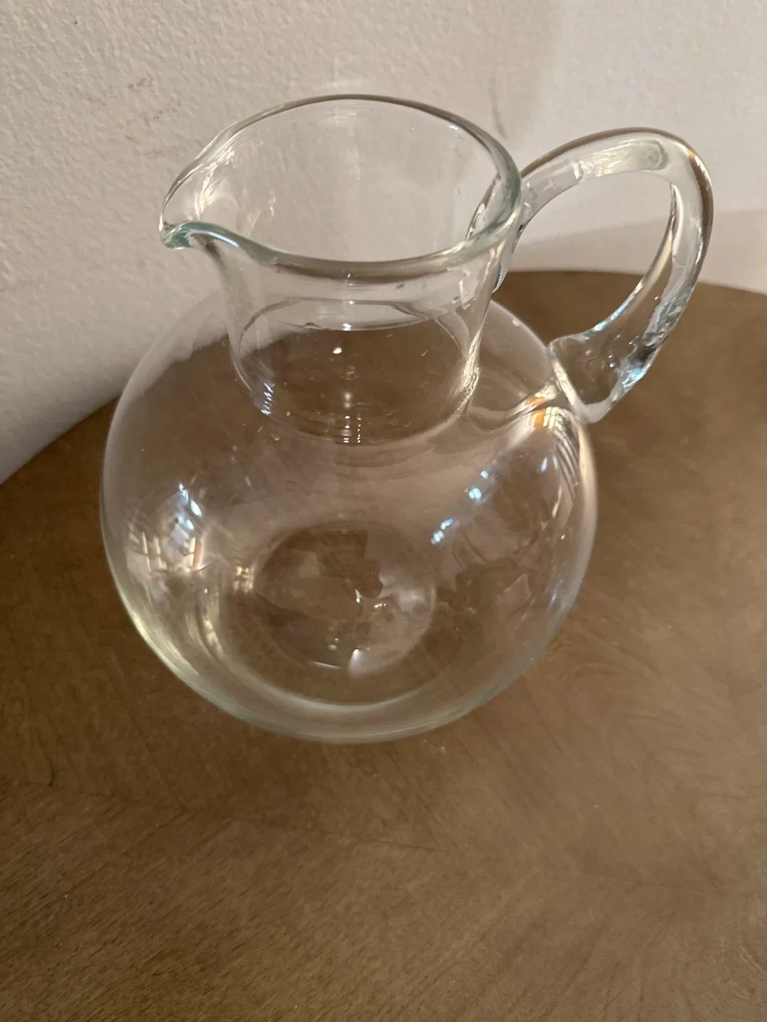 Glass Round Pitcher image indicator(3)