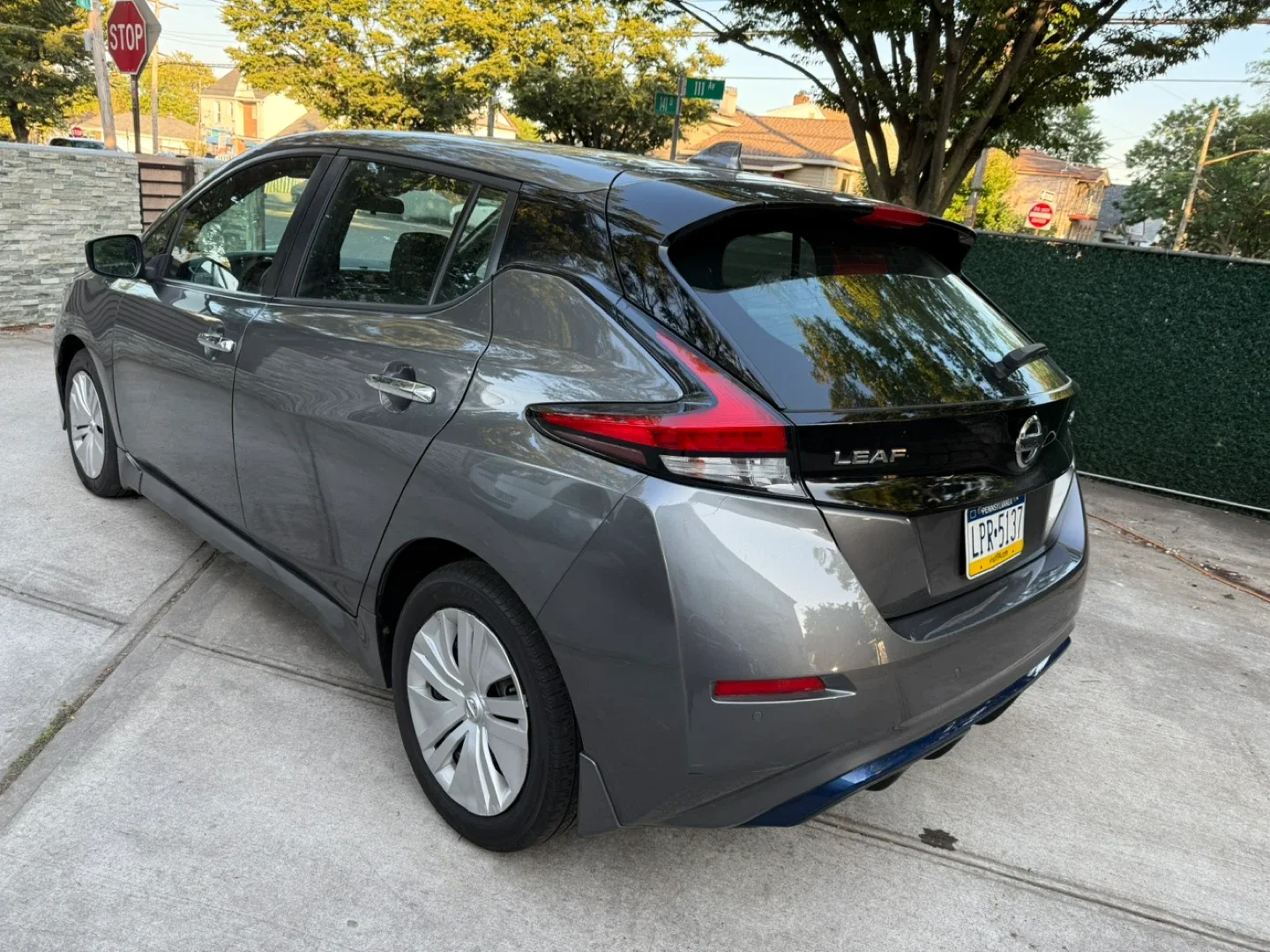 2022 Nissan Leaf - Gray Hatchback electric image indicator(4)