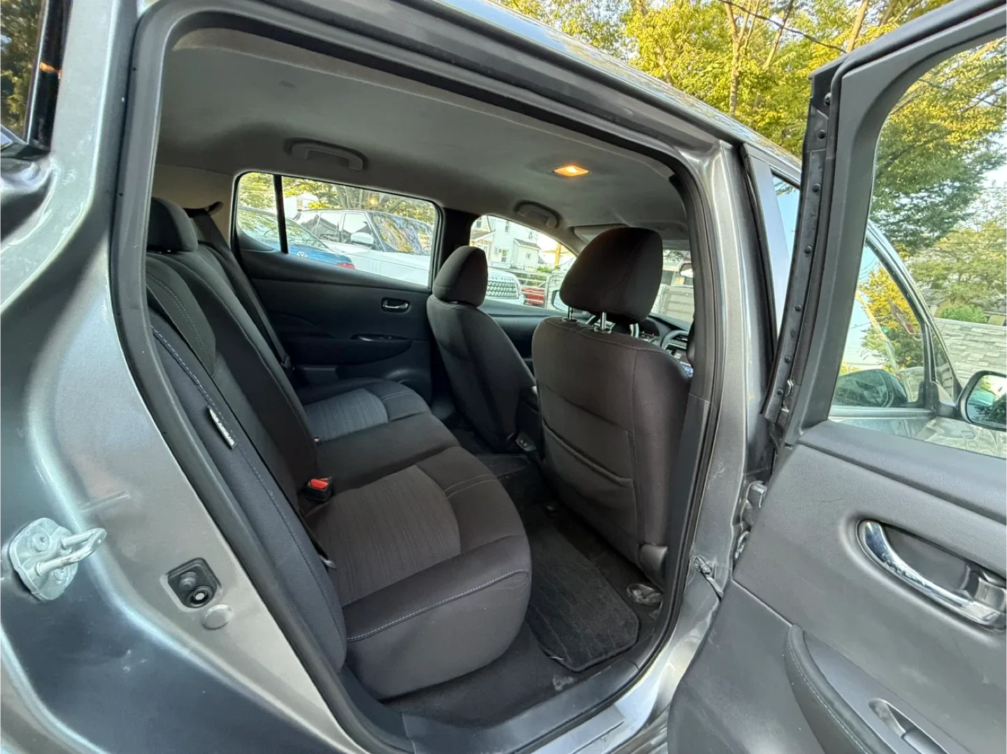 2022 Nissan Leaf - Gray Hatchback electric image indicator(6)