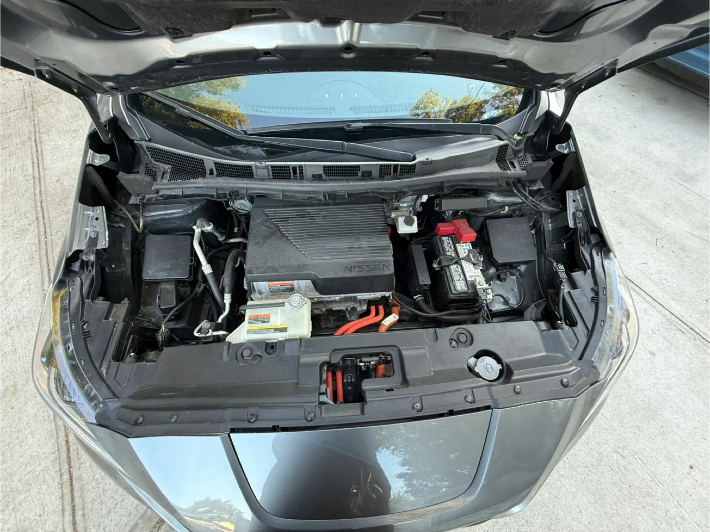 2022 Nissan Leaf - Gray Hatchback electric image indicator(10)