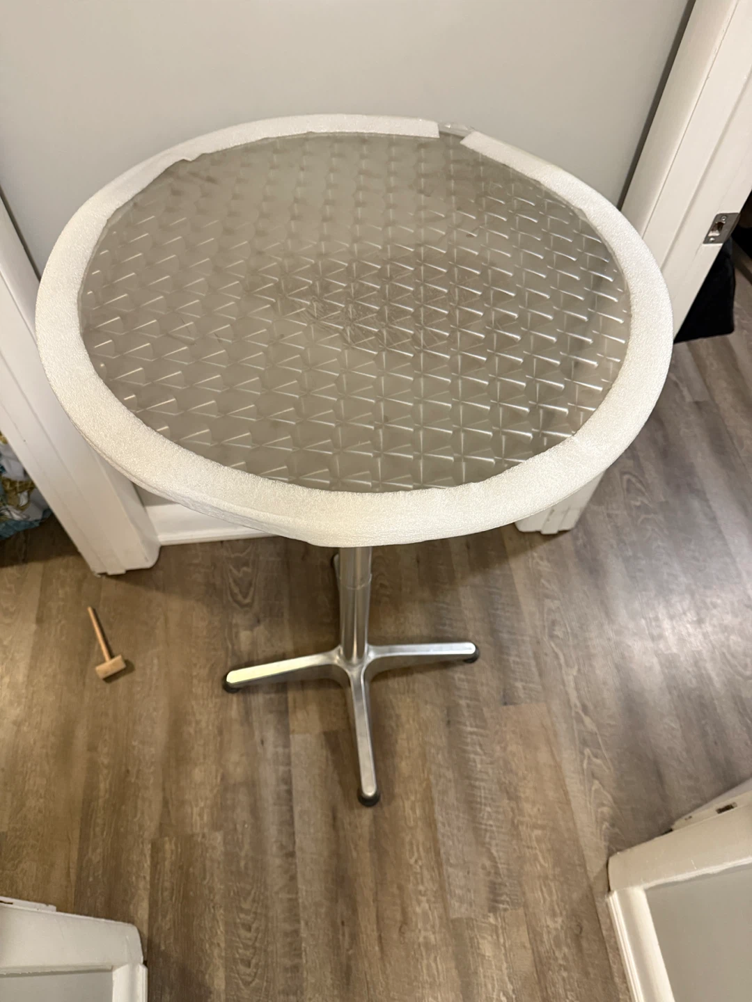 Adjustable Height Round Bar Table - photo 2
