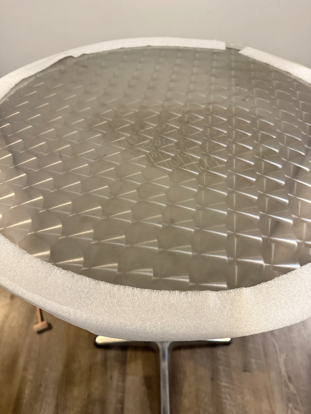 Adjustable Height Round Bar Table - photo 3