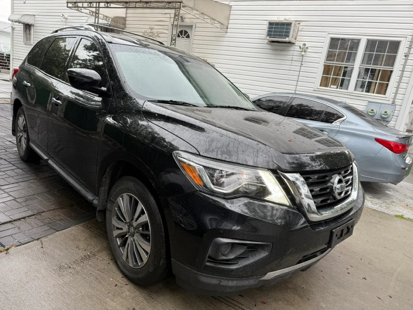 2019 Black Nissan Pathfinder SUV