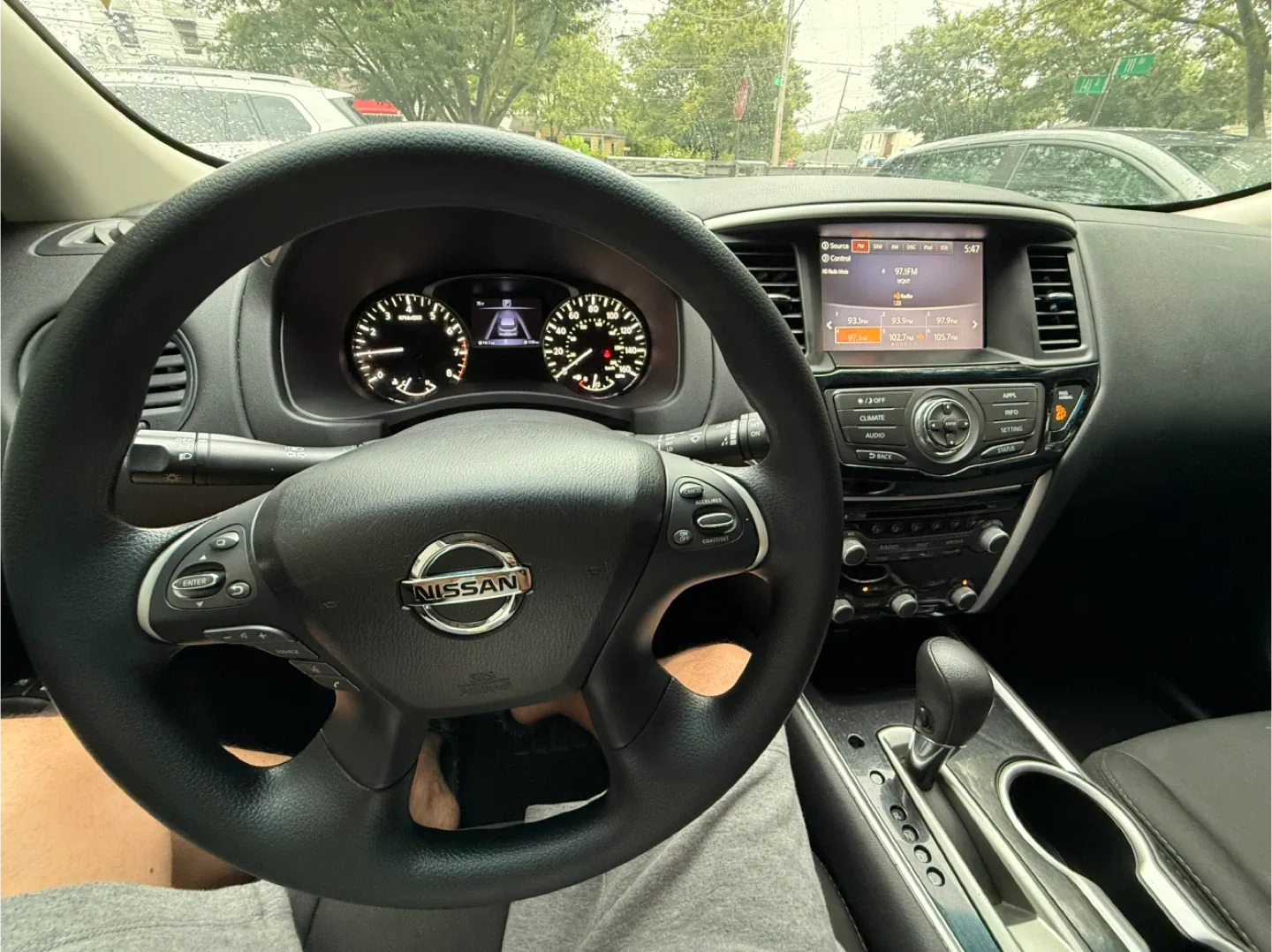 2019 Black Nissan Pathfinder SUV image indicator(8)