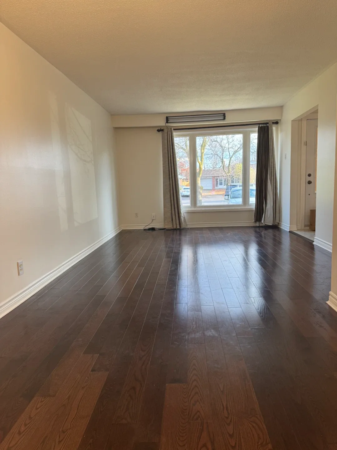 Upper level House for rent $2500 image indicator(3)