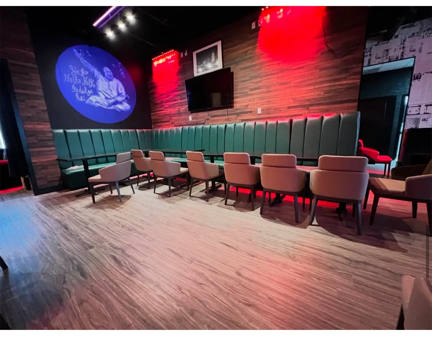 Restaurants booths image indicator(4)