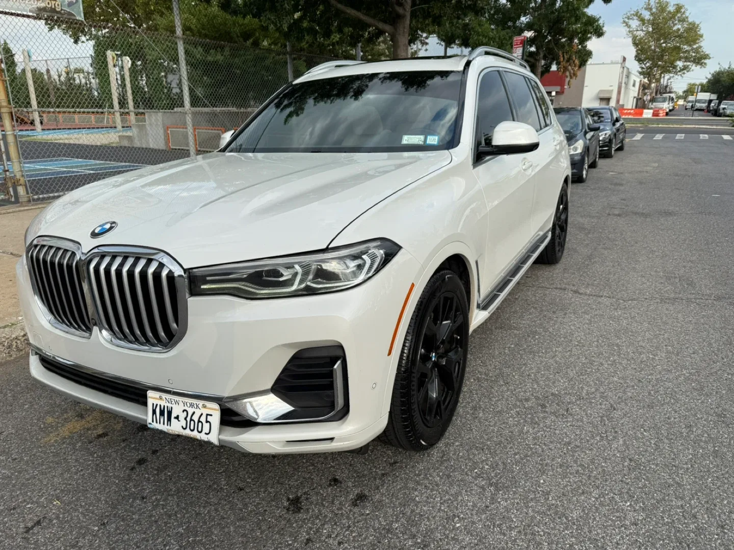 2021 BMW X7 White SUV