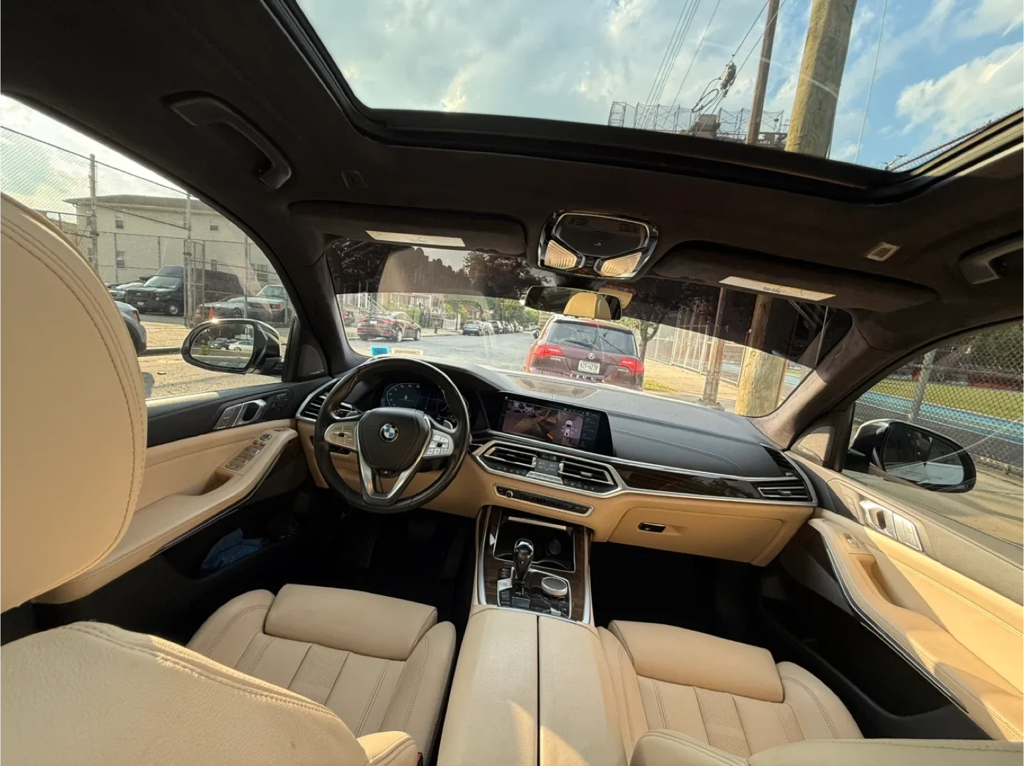 2021 BMW X7 White SUV image indicator(10)