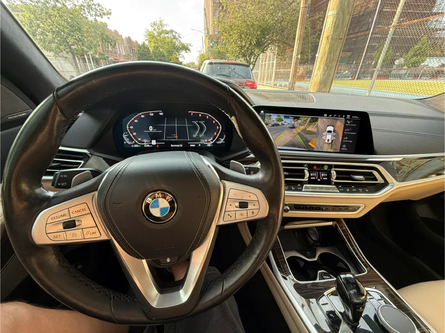 2021 BMW X7 White SUV image indicator(8)