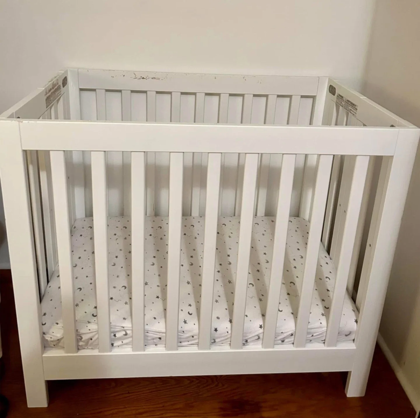 White Baby Mini crib/ origami babyletto image indicator(2)