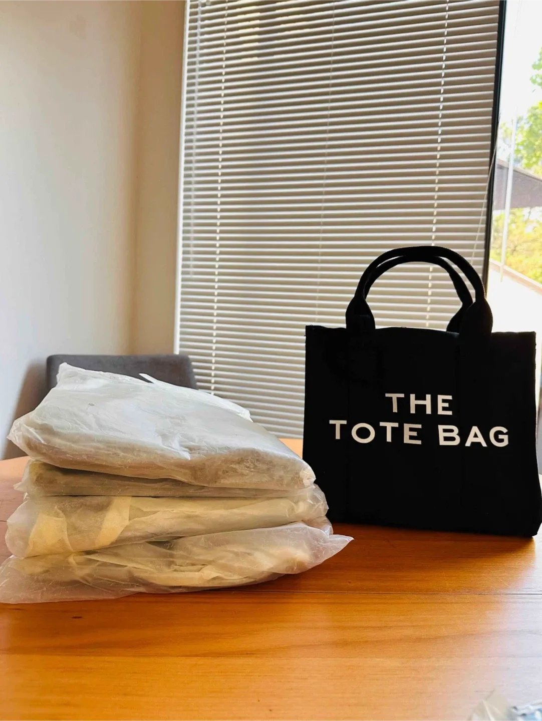 The Tote Bag - Black - Like New!