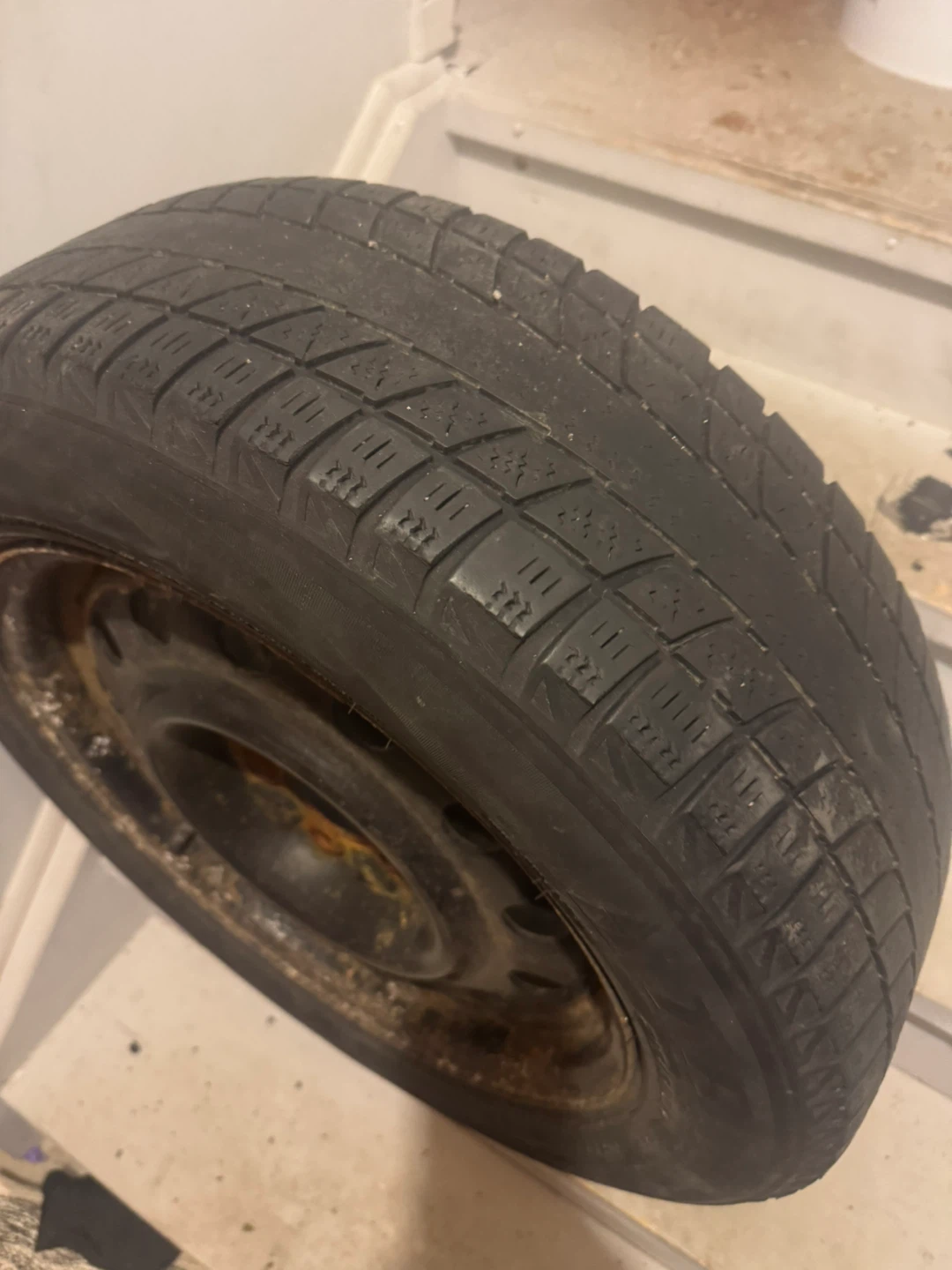 215 60 R17 snow tires on rims - photo 3