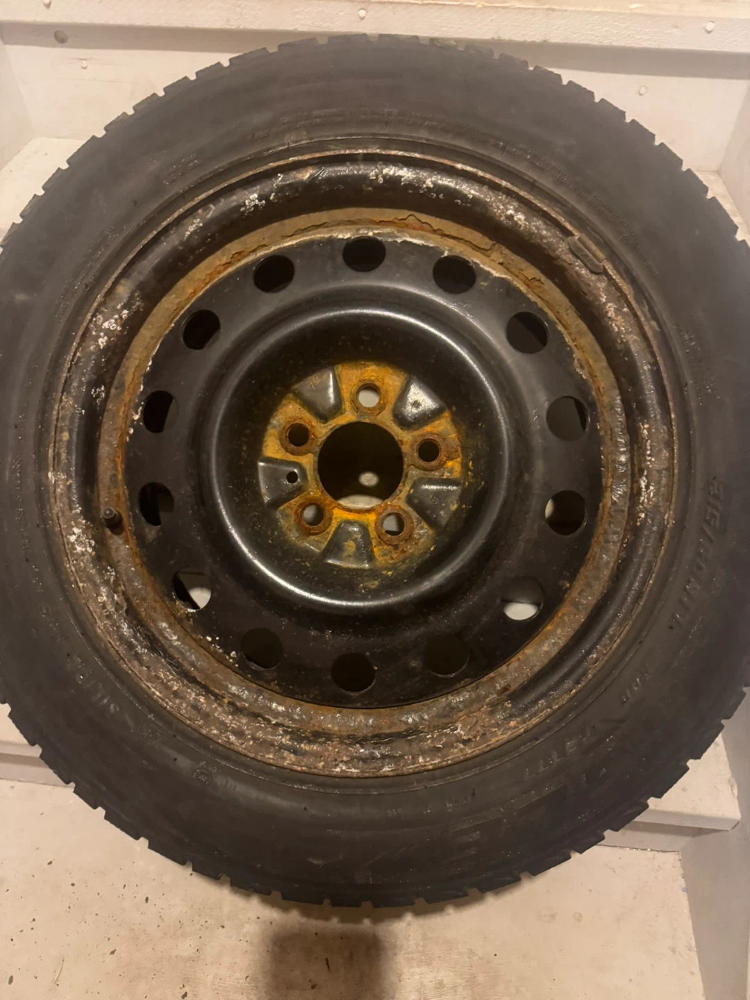 215 60 R17 snow tires on rims - photo 2