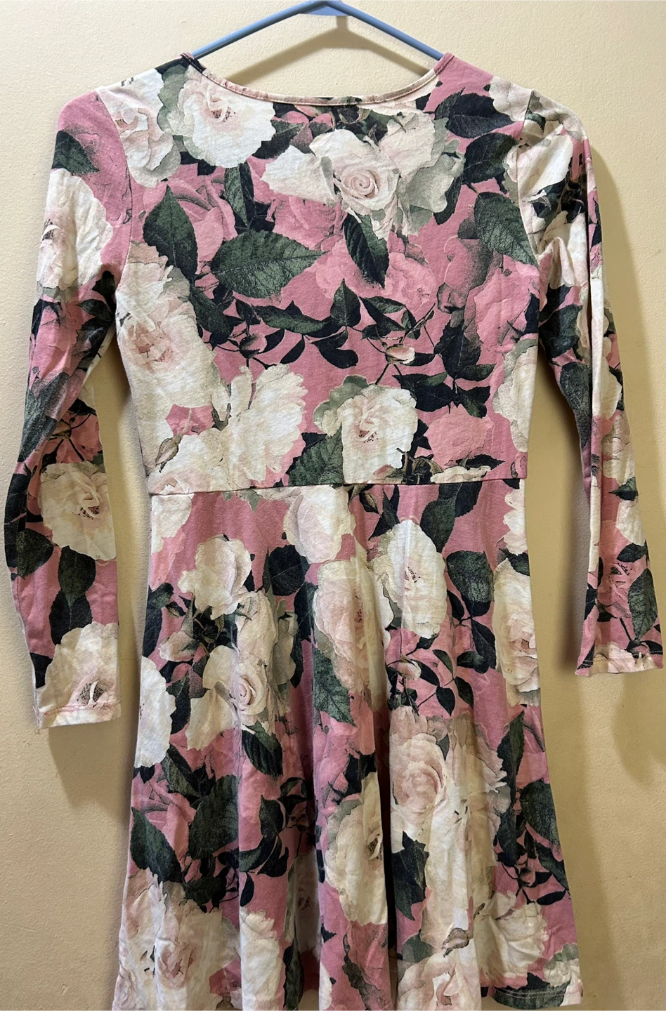 Girls pink dress w white roses & green leaves (10/12) - photo 2