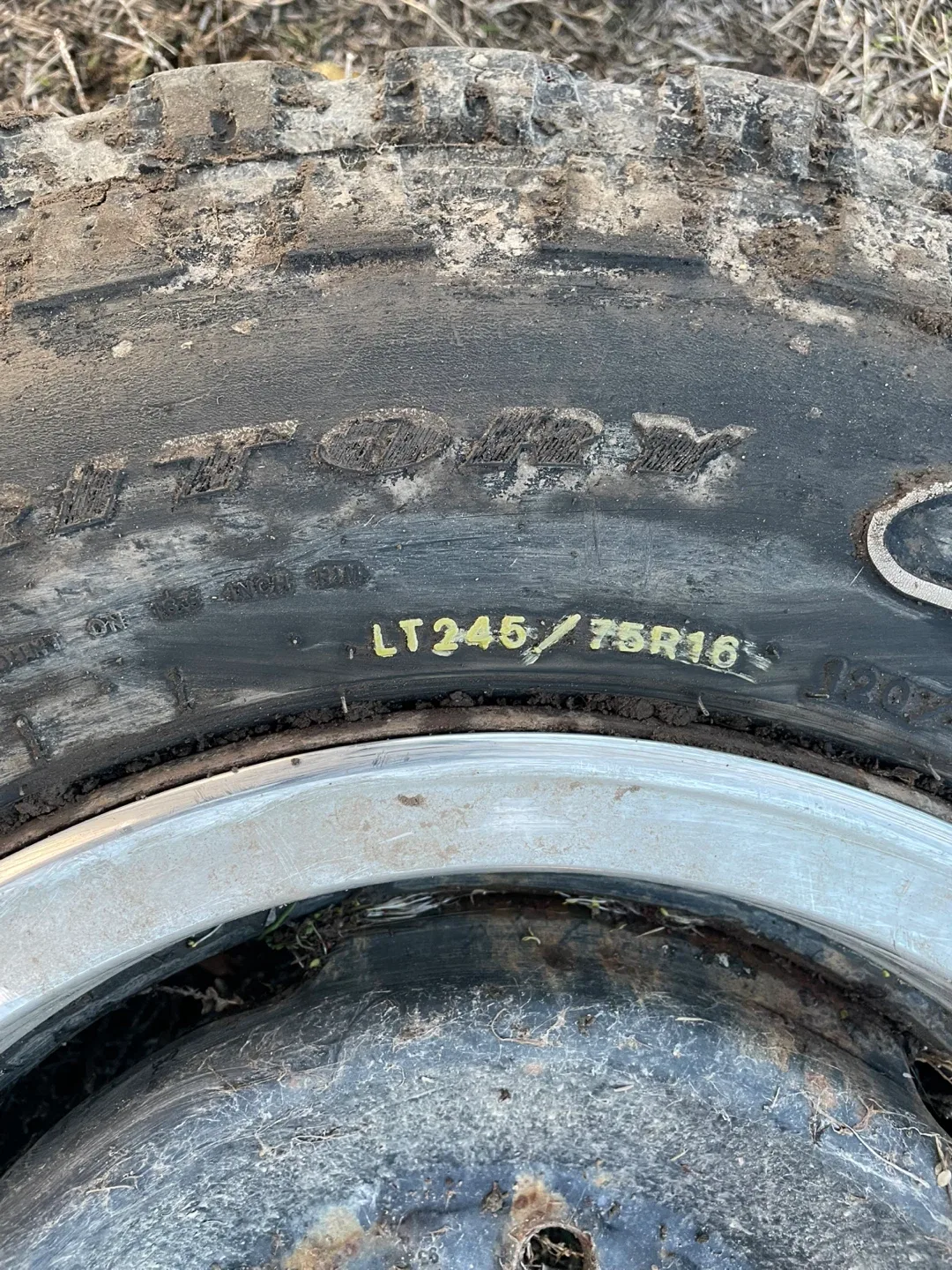 Full set Maxmiler WT-1000 LT265/75R16 Tires, Plus one spare image indicator(6)