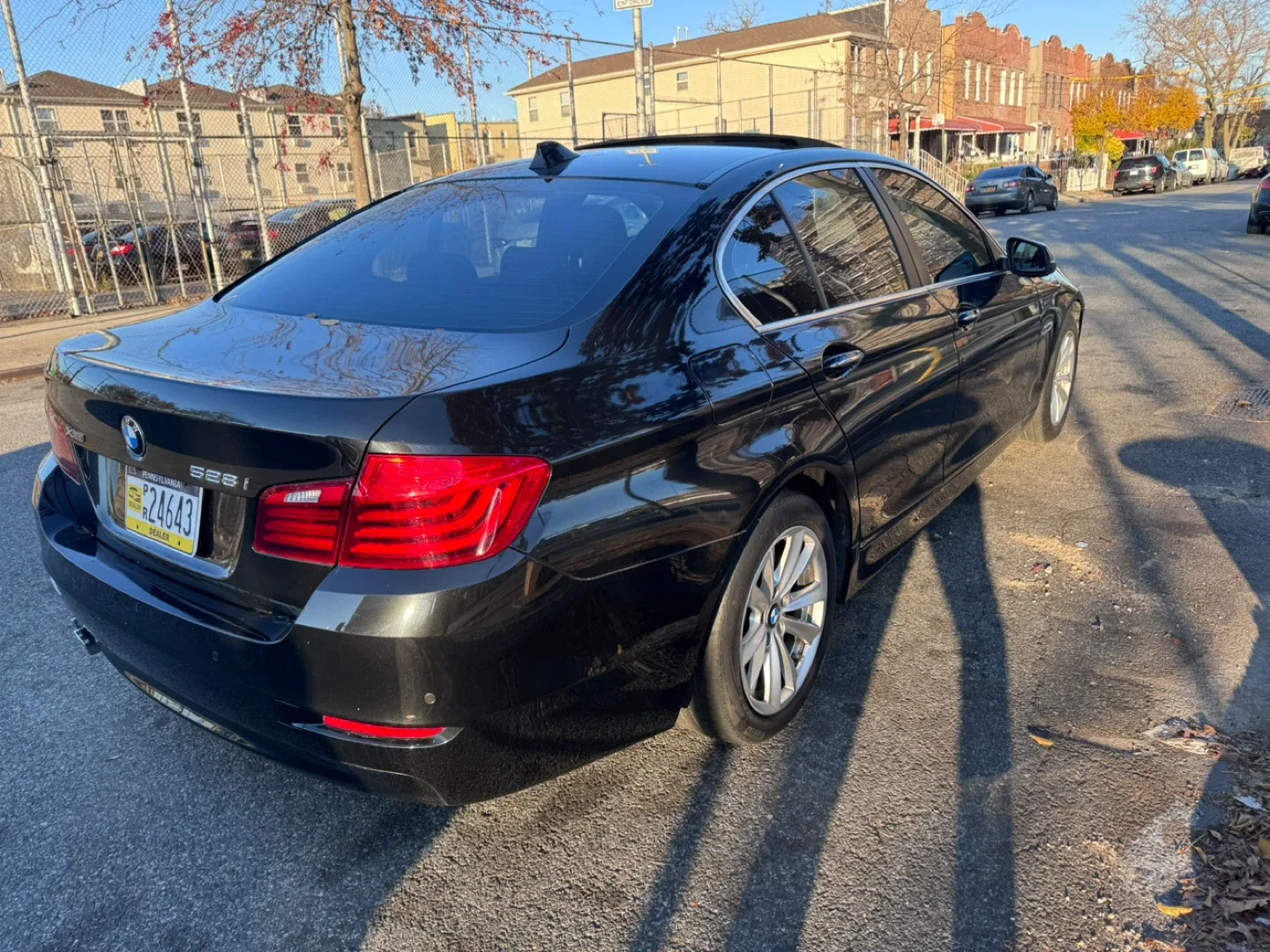 2016 BMW 528xi Sedan - Black image indicator(5)