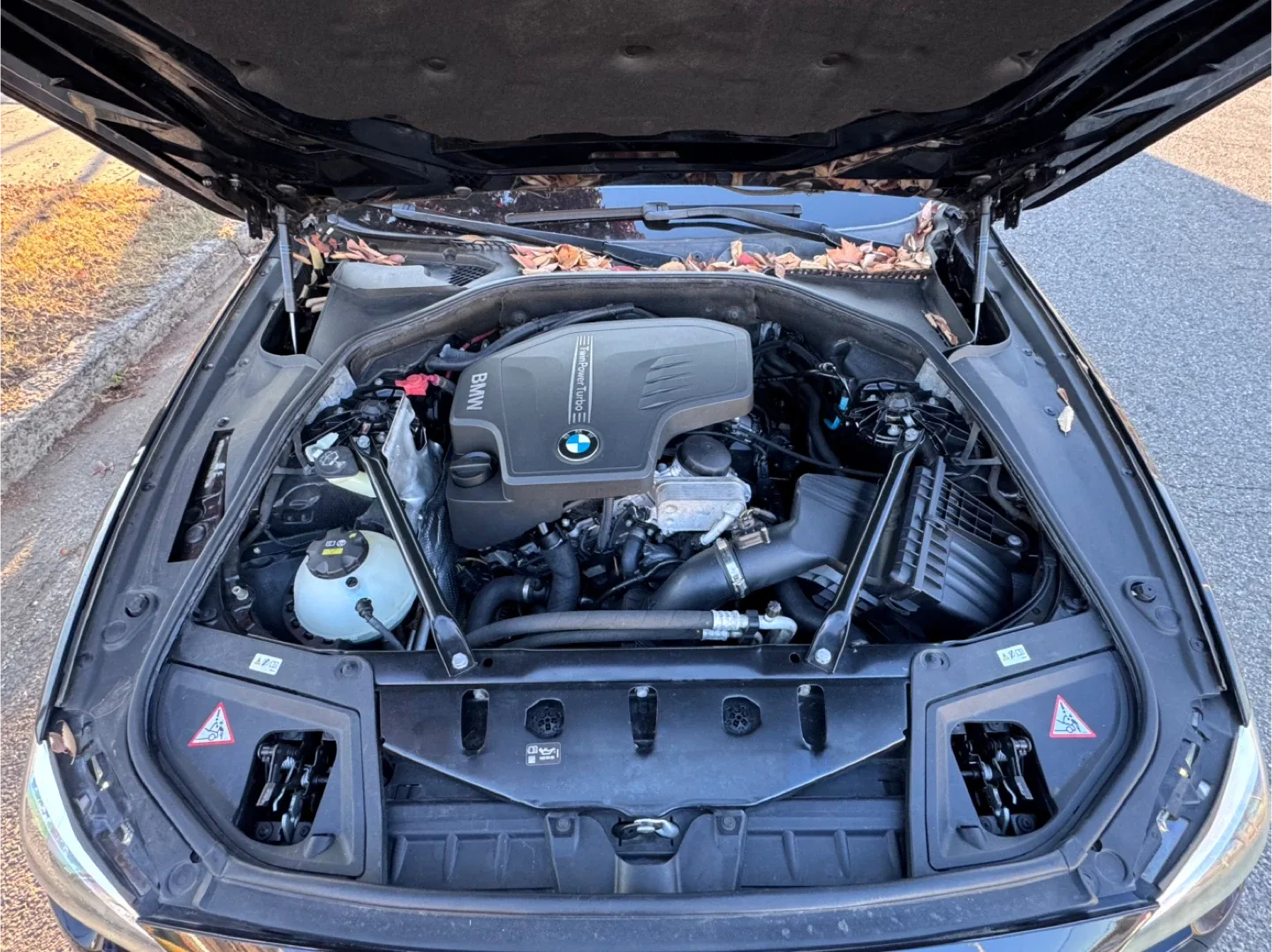 2016 BMW 528xi Sedan - Black image indicator(10)