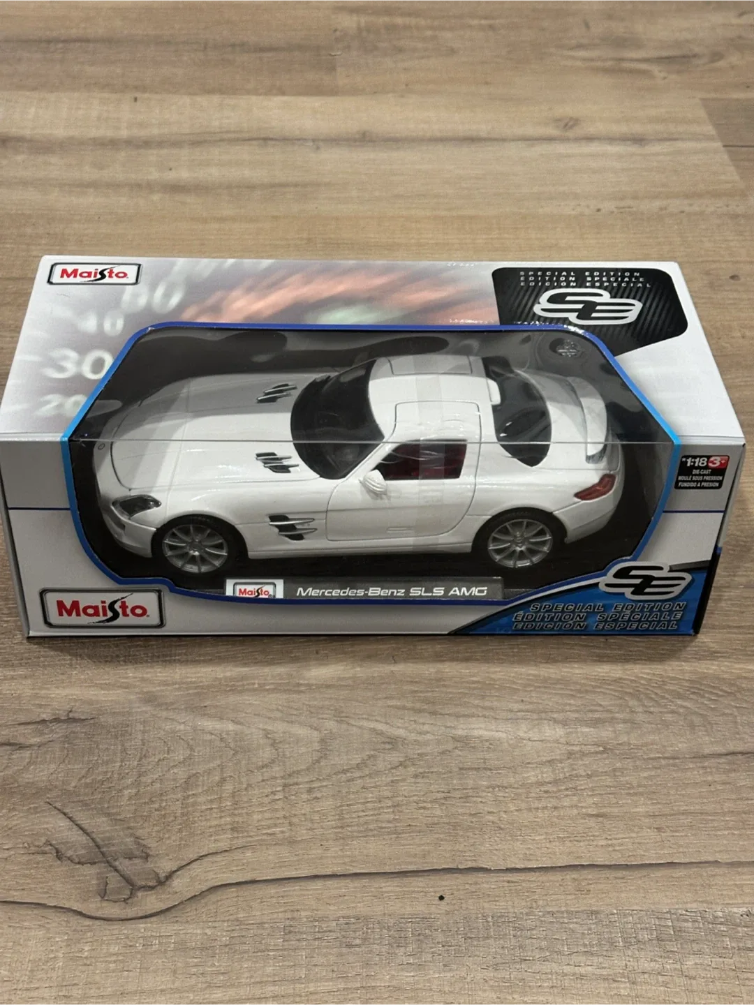 Maisto 1:18 Scale Diecast Cars - New in Box! image indicator(2)