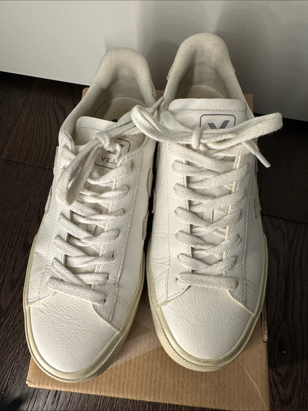 Veja White Leather Sneakers image indicator(2)