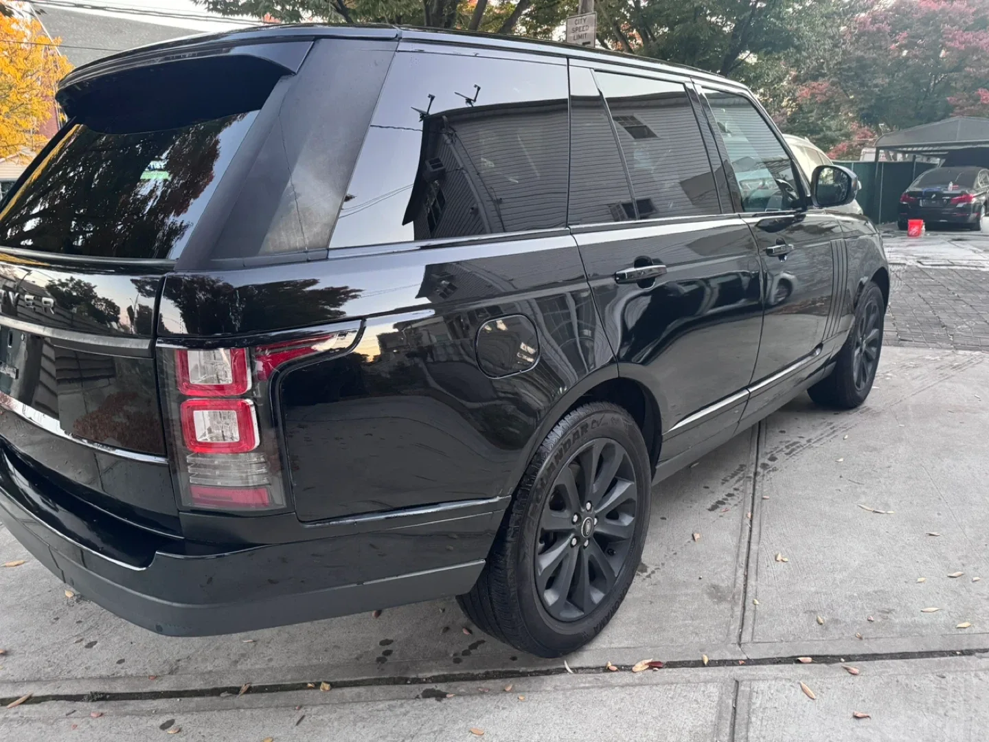 2016 Black Range Rover SUV image indicator(3)