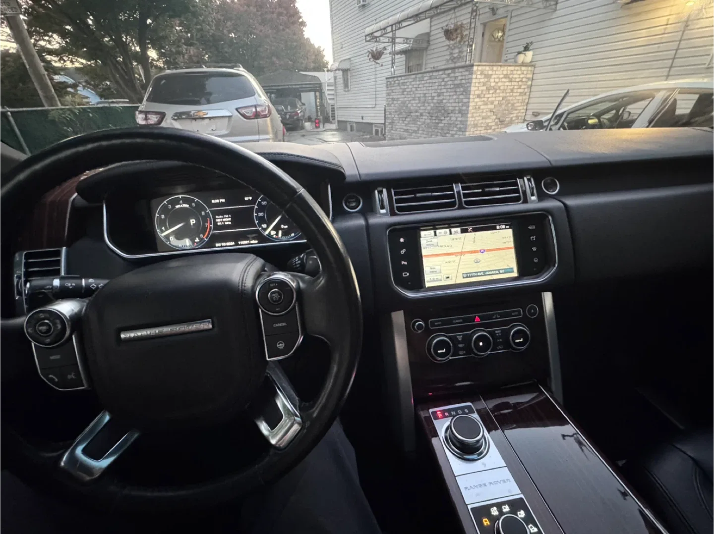 2016 Black Range Rover SUV image indicator(7)
