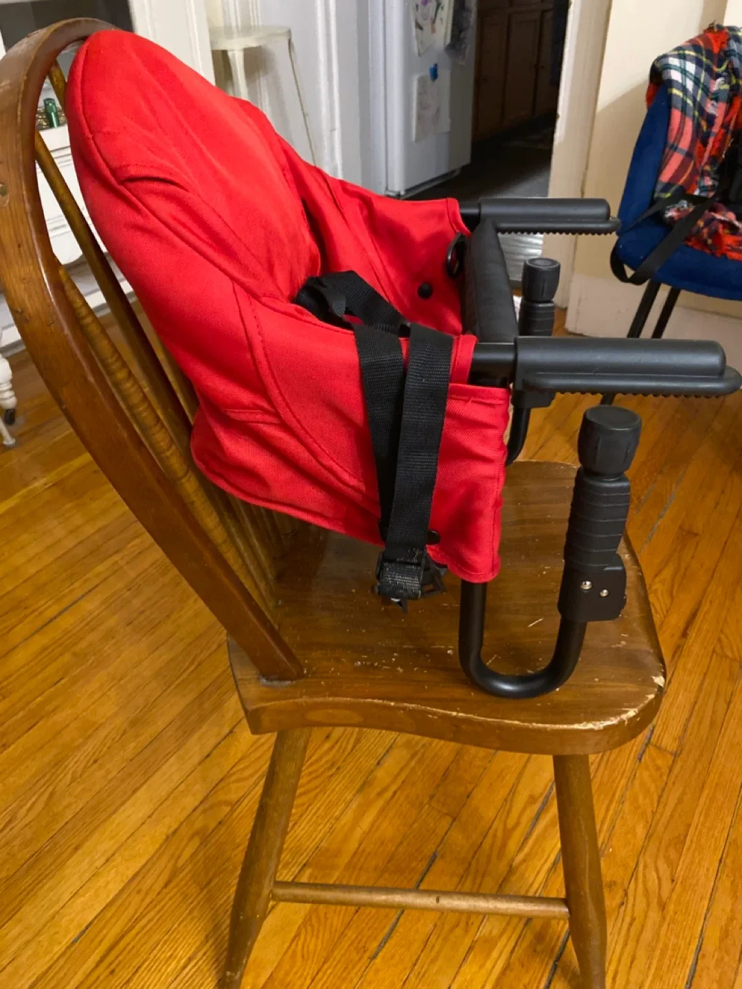 Guzzie+Guss Perch Clip On Table Chair - Red