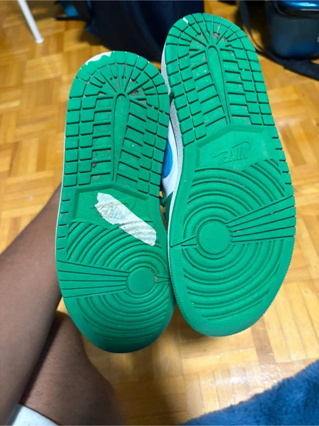 Nike Air Jordan 1 Low Green/White Size 7.5 image indicator(2)