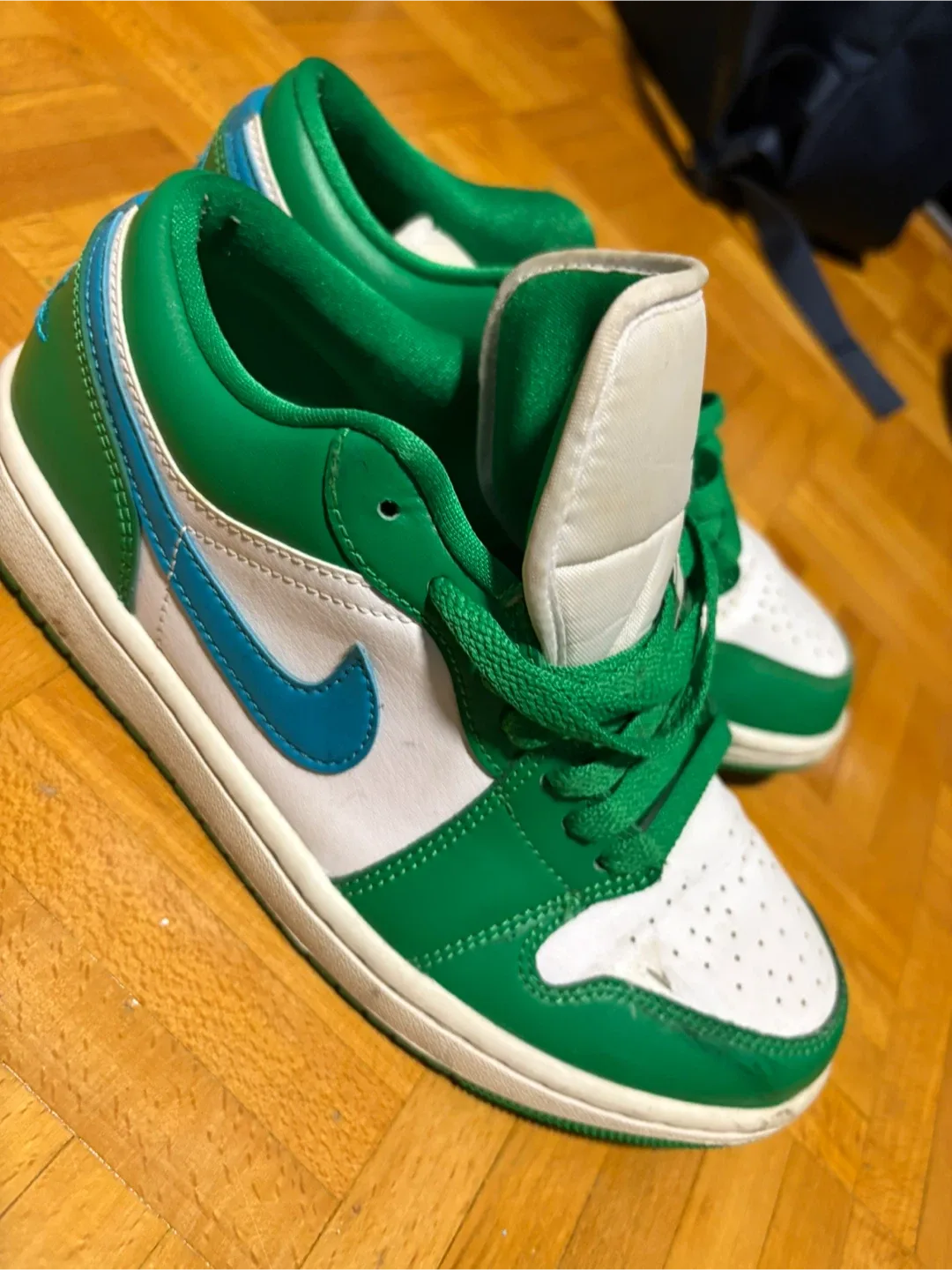 Nike Air Jordan 1 Low Green/White Size 7.5 image indicator(4)