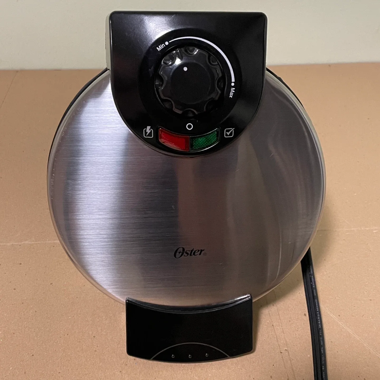 Oster Belgian Waffle Maker 8" Stainless Steel image indicator(2)