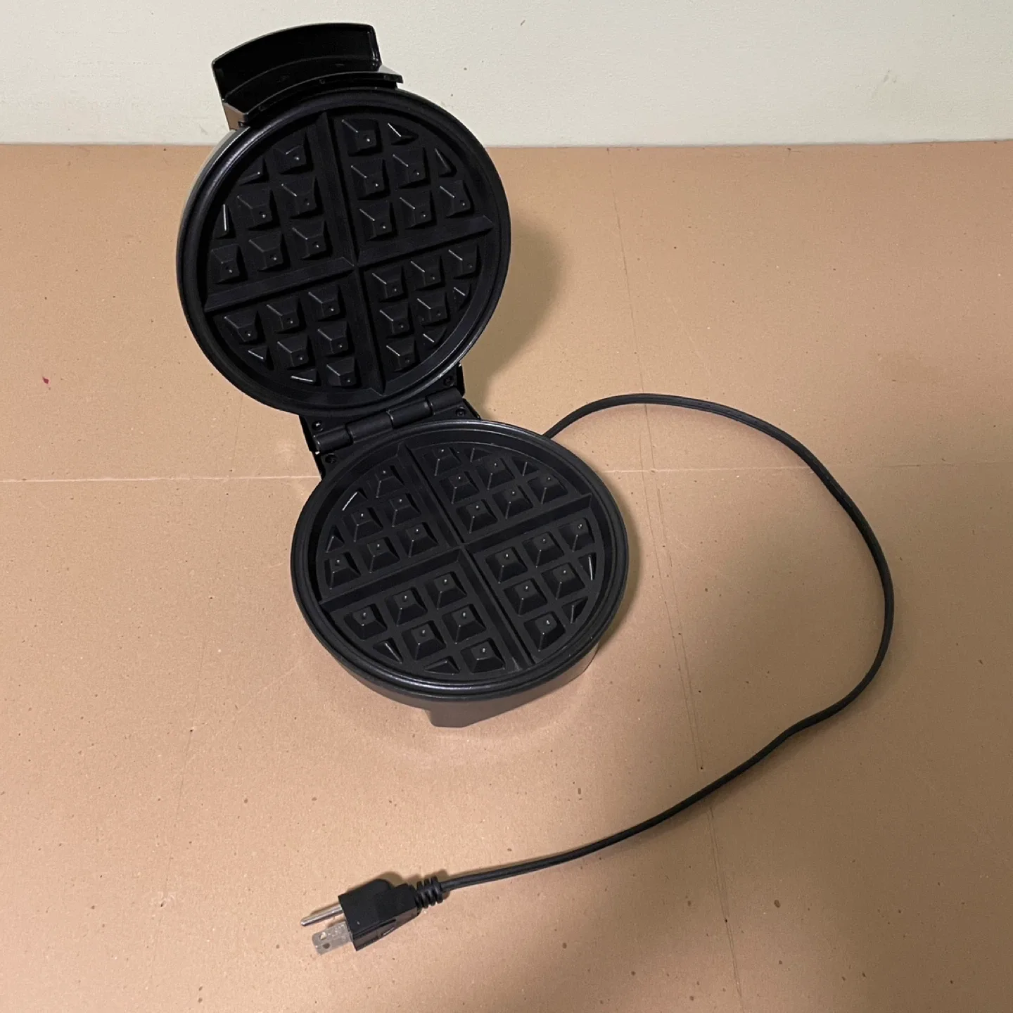 Oster Belgian Waffle Maker 8" Stainless Steel image indicator(3)