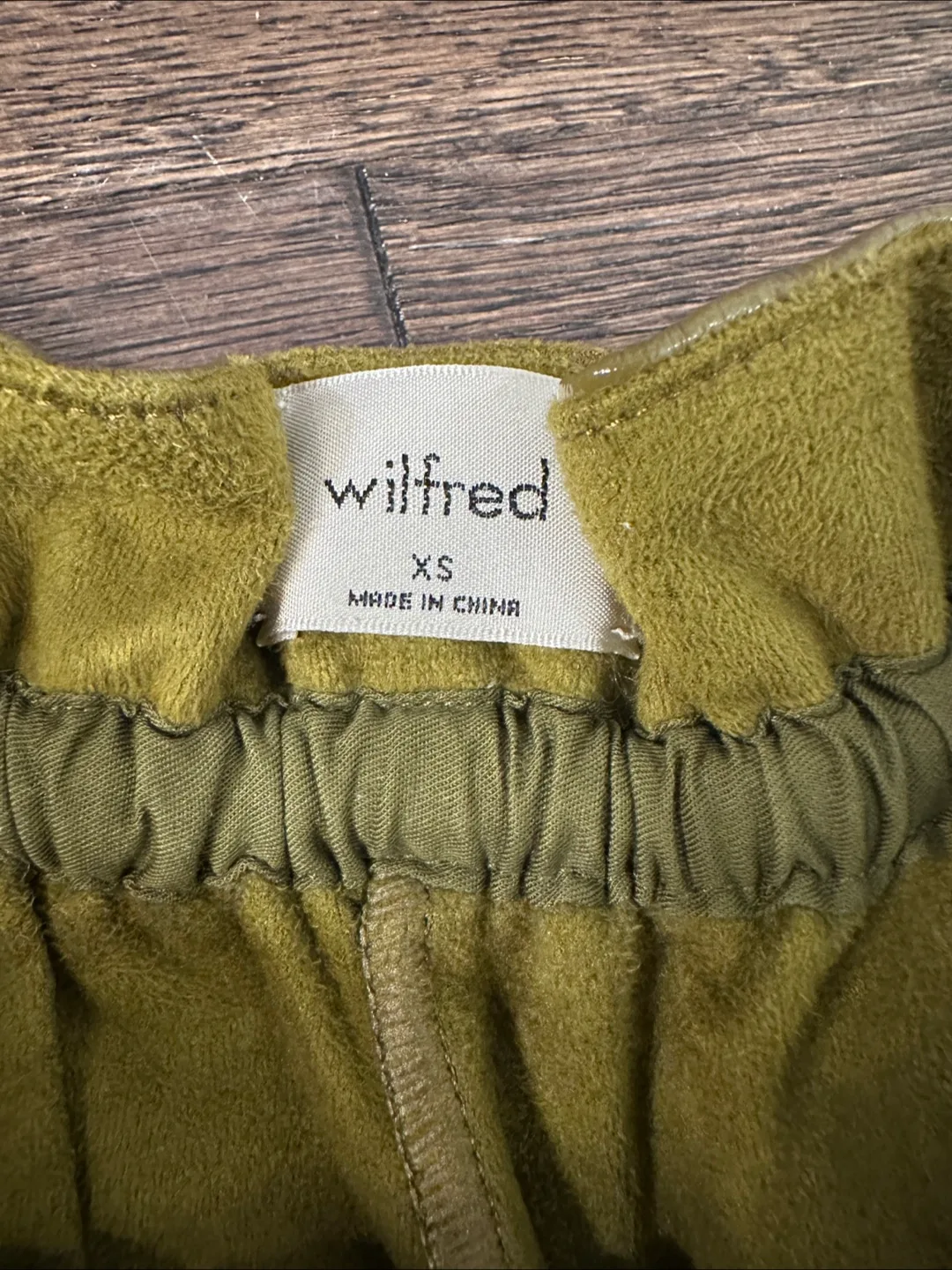 Wilfred Olive Green Faux Leather Pants - Size XS image indicator(3)