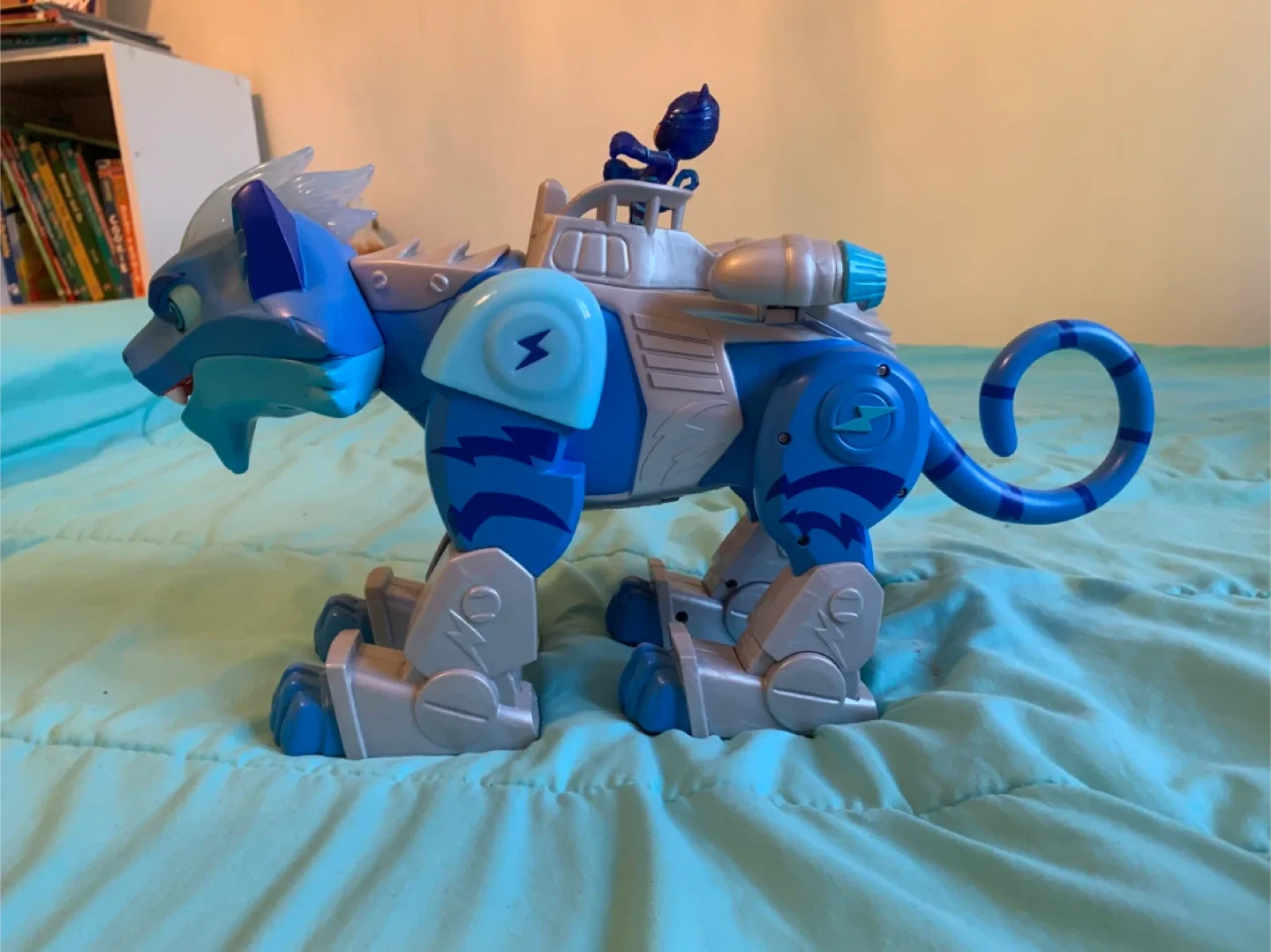 PJ Masks Catboy & Animal Power Cat-Car image indicator(2)