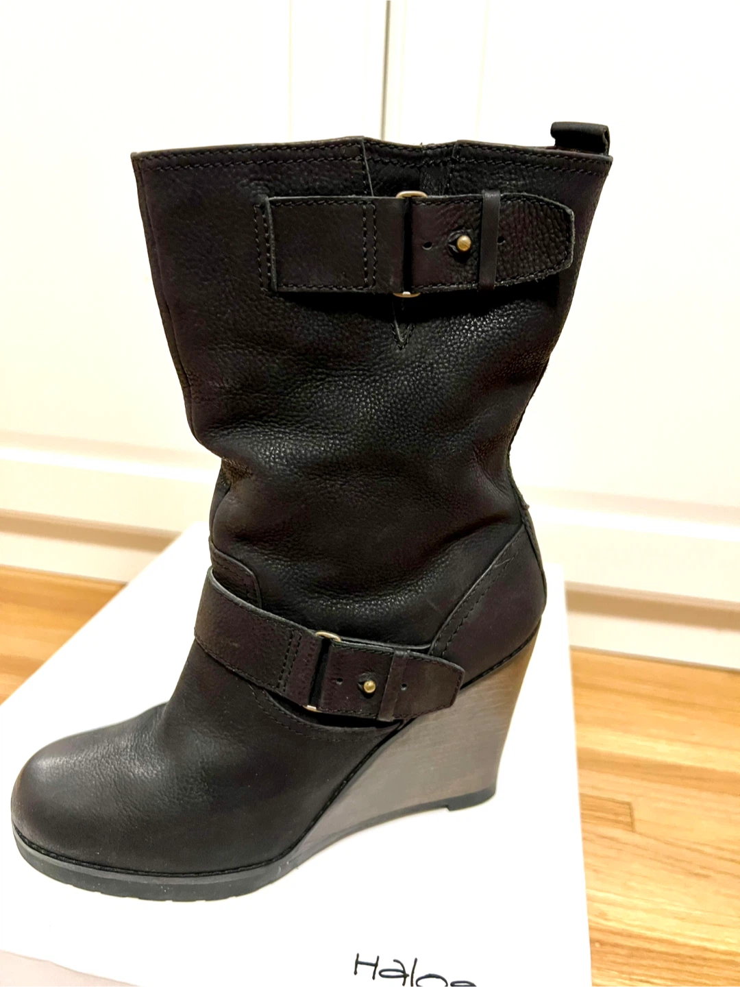 Brand new leather wedge boots - photo 3