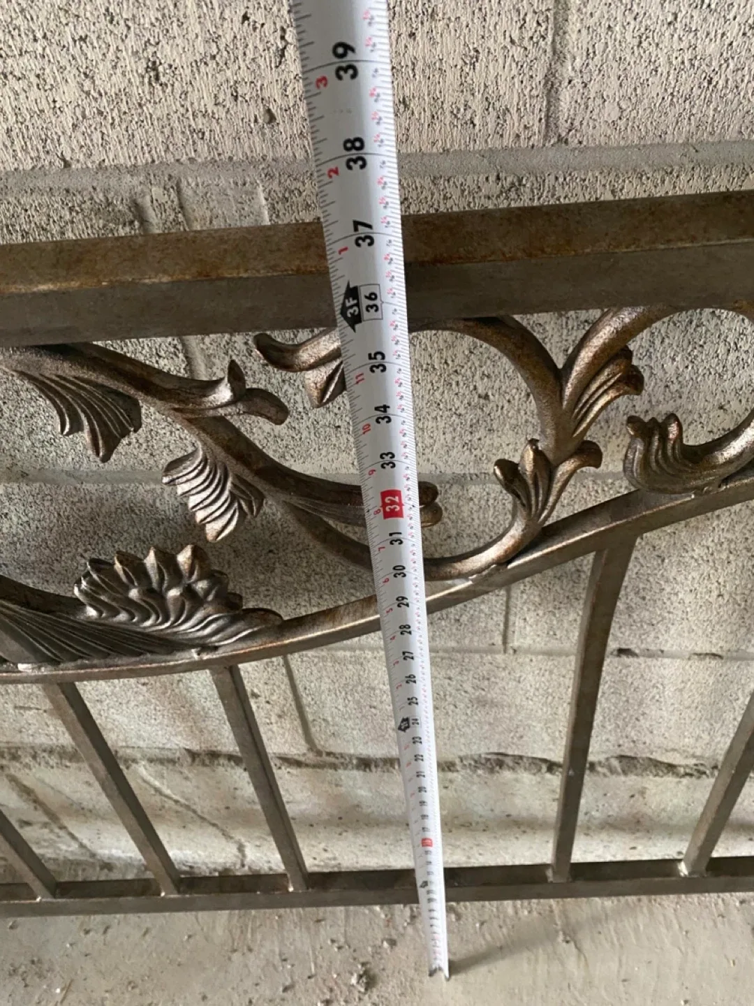 Beautiful Brass  bed ,  size Double  with Design image indicator(5)