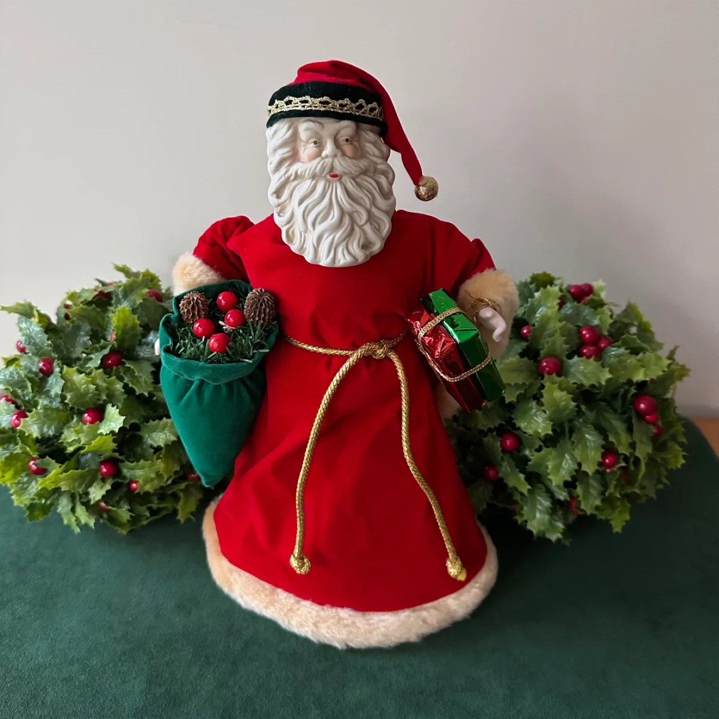 Santa tree or table topper image indicator(2)