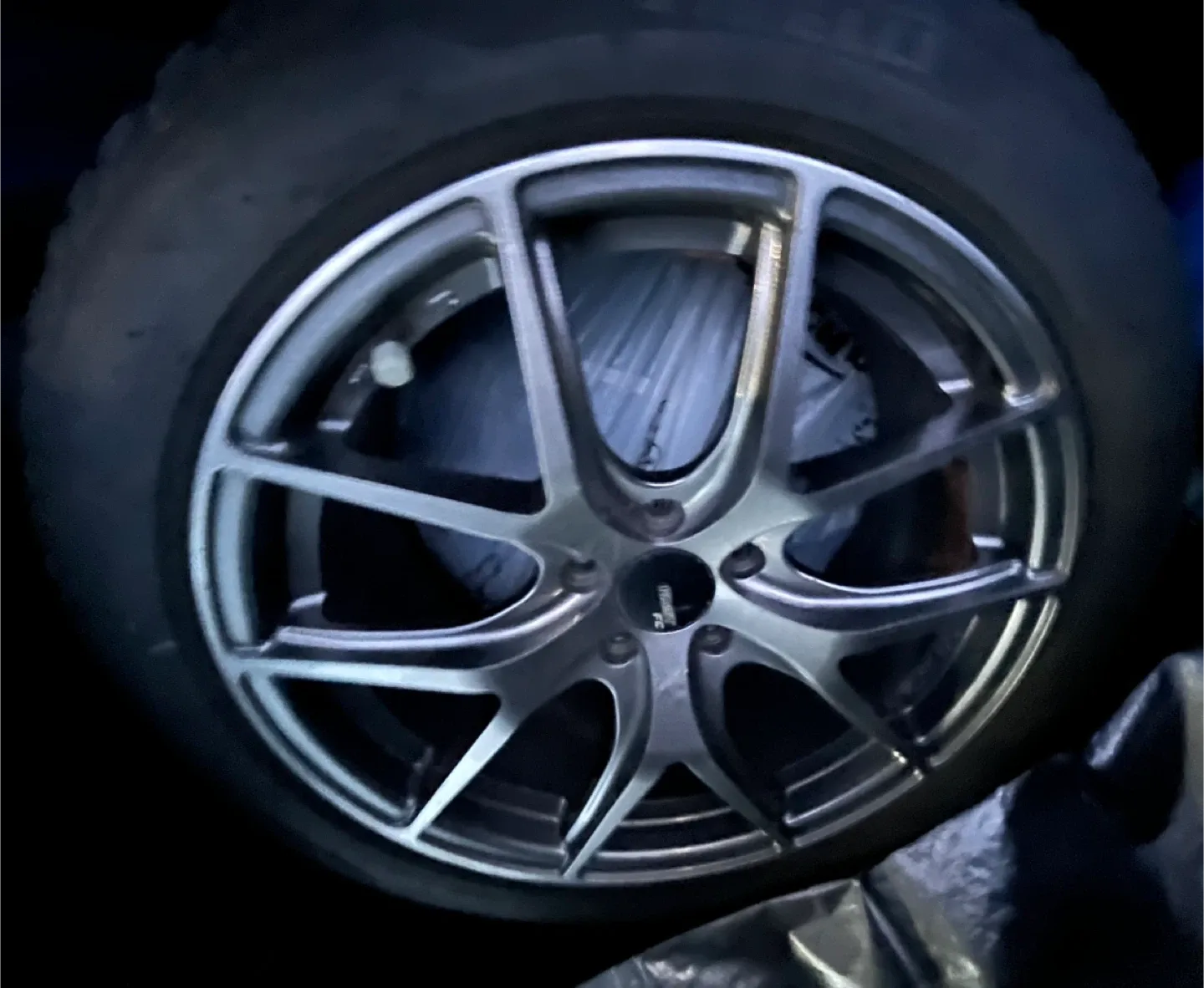 4 Pirelli Sottozero Winter 3 on Alloy Rims - 215/45R18 image indicator(5)