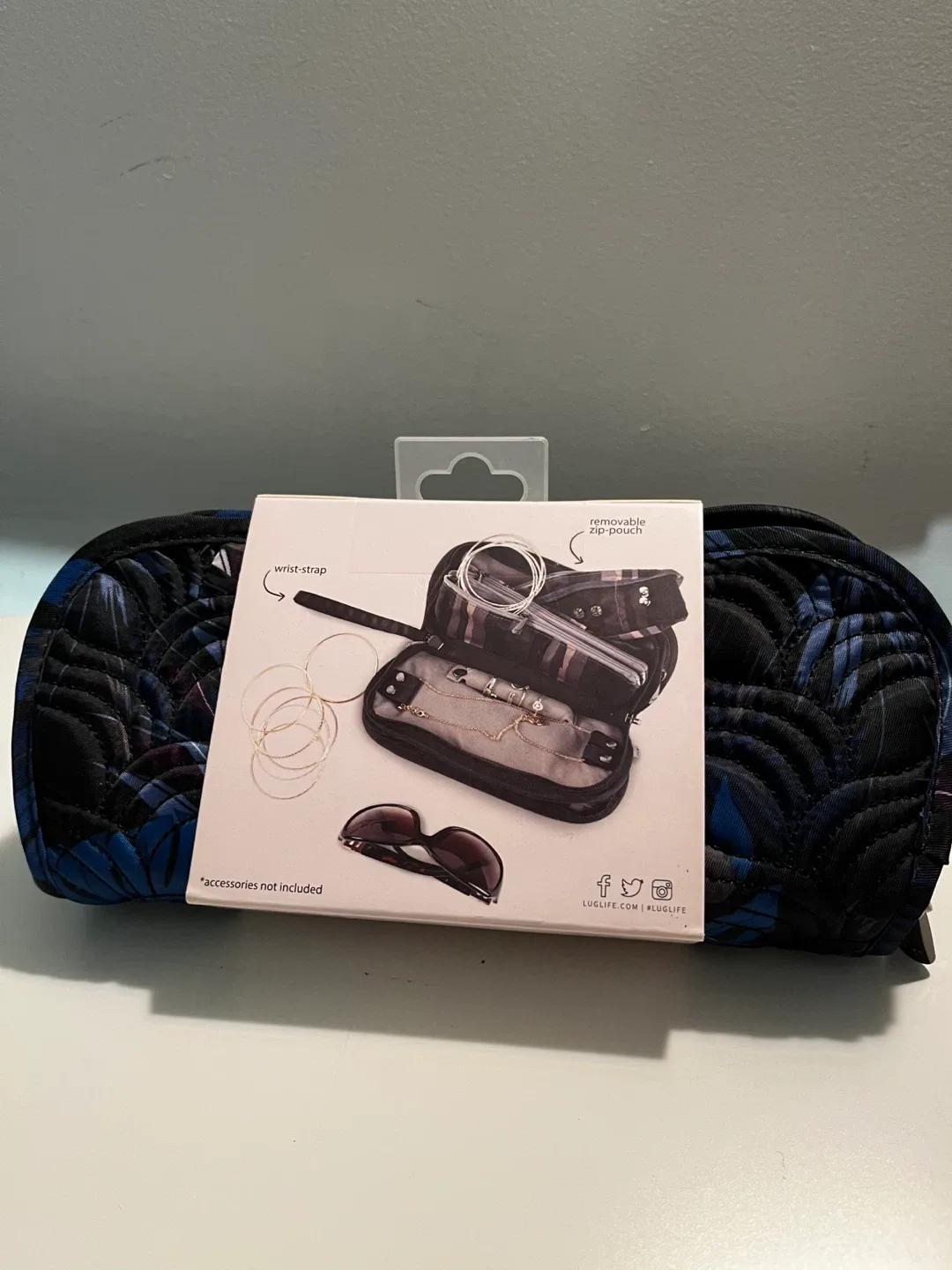 Lug Flipper Jewellery Clutch - New with Tags image indicator(2)