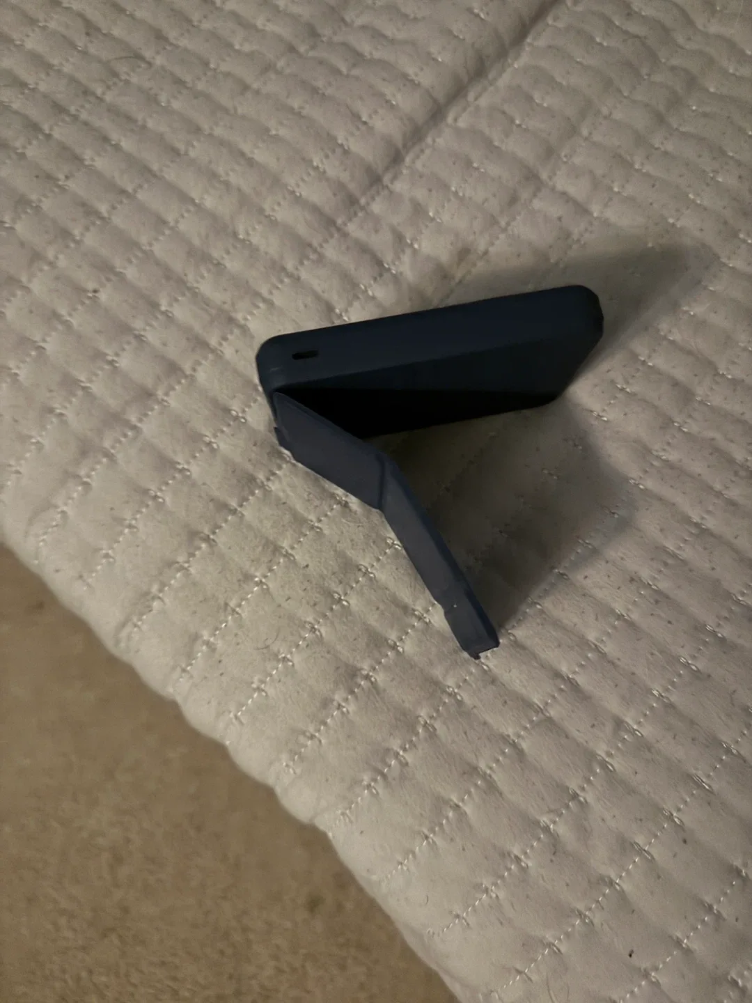 MagSafe Compatible Wireless Power Bank - Blue