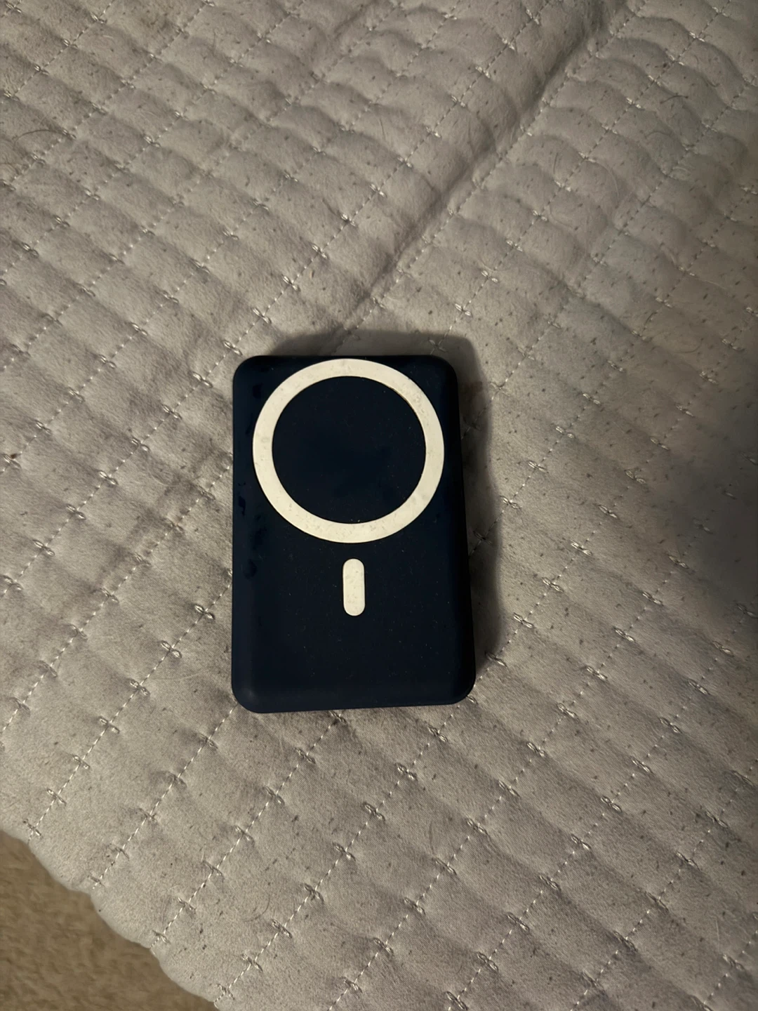 MagSafe Compatible Wireless Power Bank - Blue - photo 2