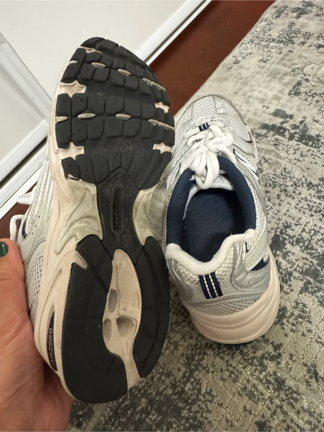 New Balance 530 Silver/White ( women’s 6) image indicator(3)