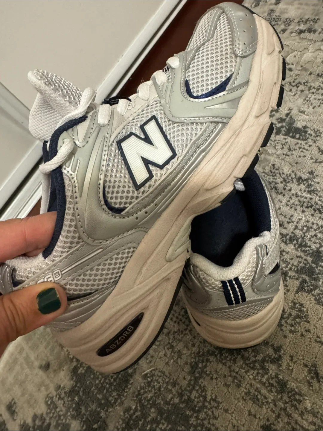 New Balance 530 Silver/White ( women’s 6) image indicator(2)