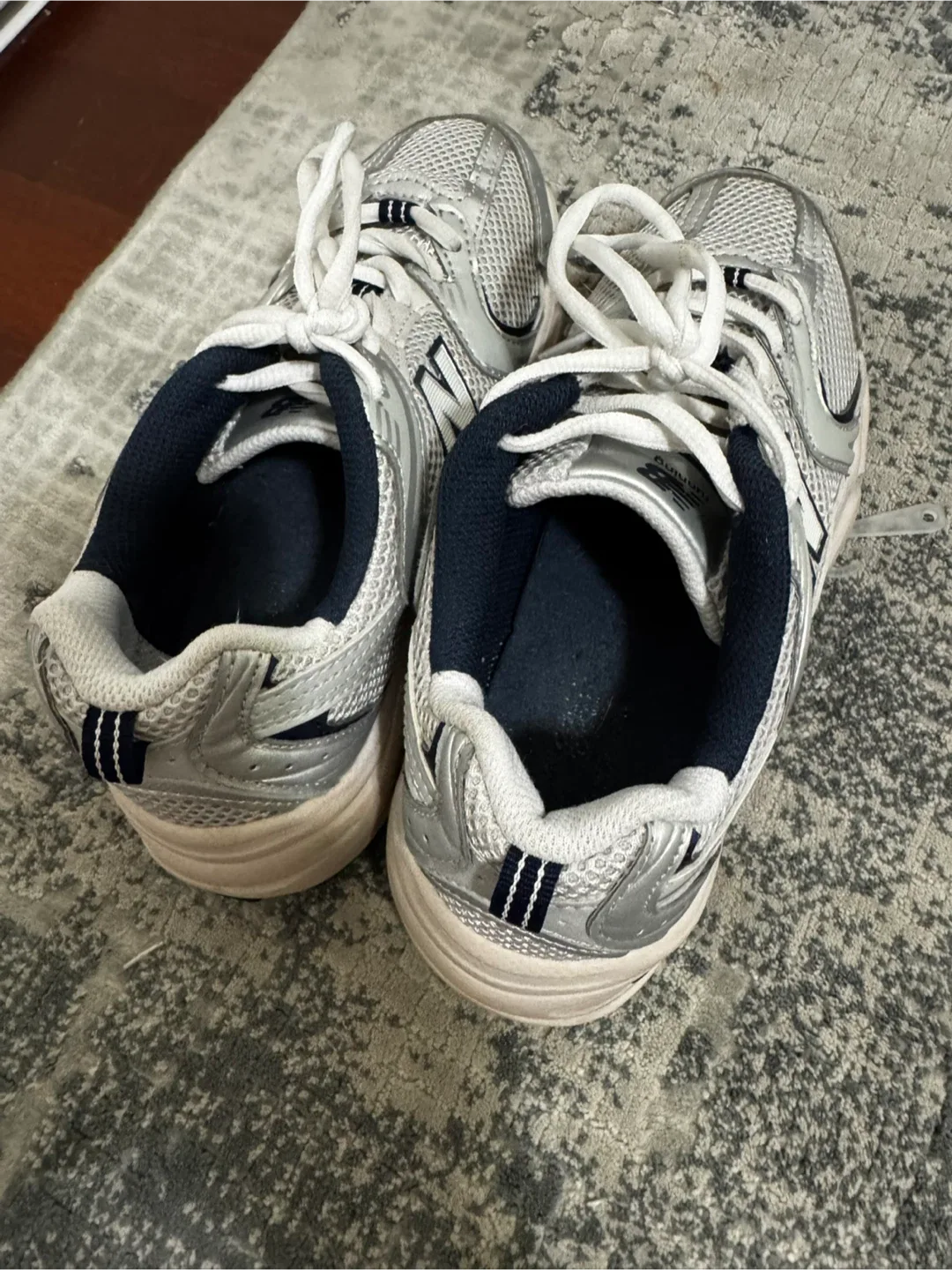 New Balance 530 Silver/White ( women’s 6) image indicator(4)